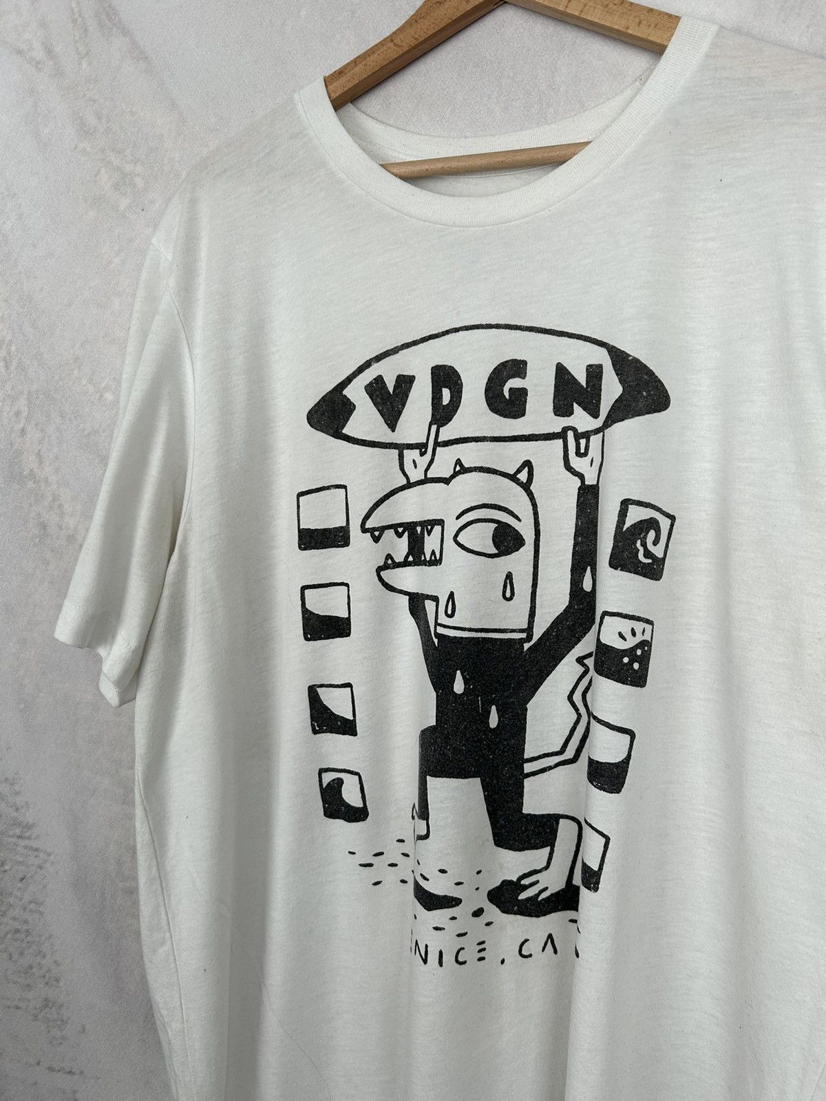 Vintage Vintage VDGN Venice Beach Graphic Tee Retro Skate Surf Size US XL / EU 56 / 4 - 3 Thumbnail