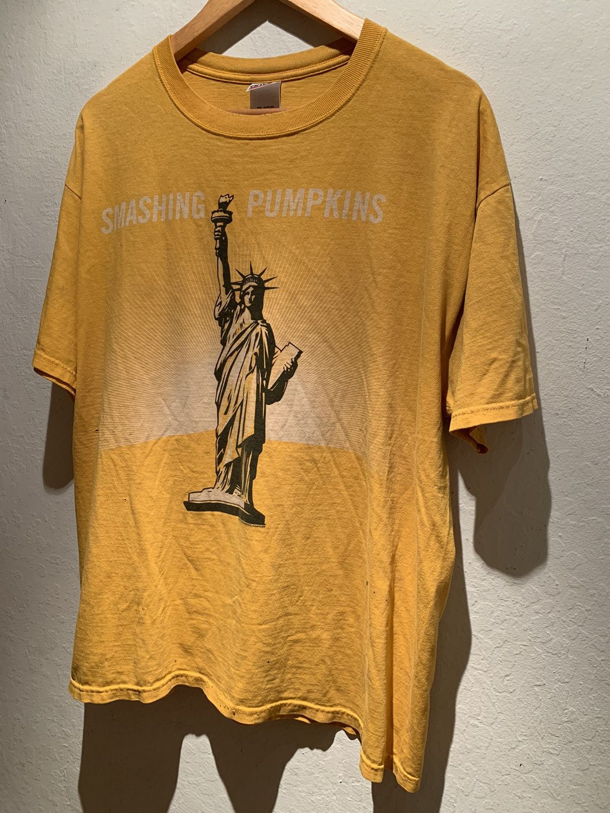 Band Tees *RARE* Vintage Smashing Pumpkins Tour 2007 Band T-Shirt - XL Size US XL / EU 56 / 4 - 1 Thumbnail