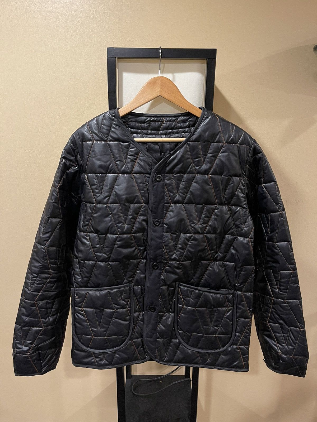 Vlone Vlone V Logo Black Orange Stitched Quilted Runway Jacket Size US L / EU 52-54 / 3 - 1 Thumbnail