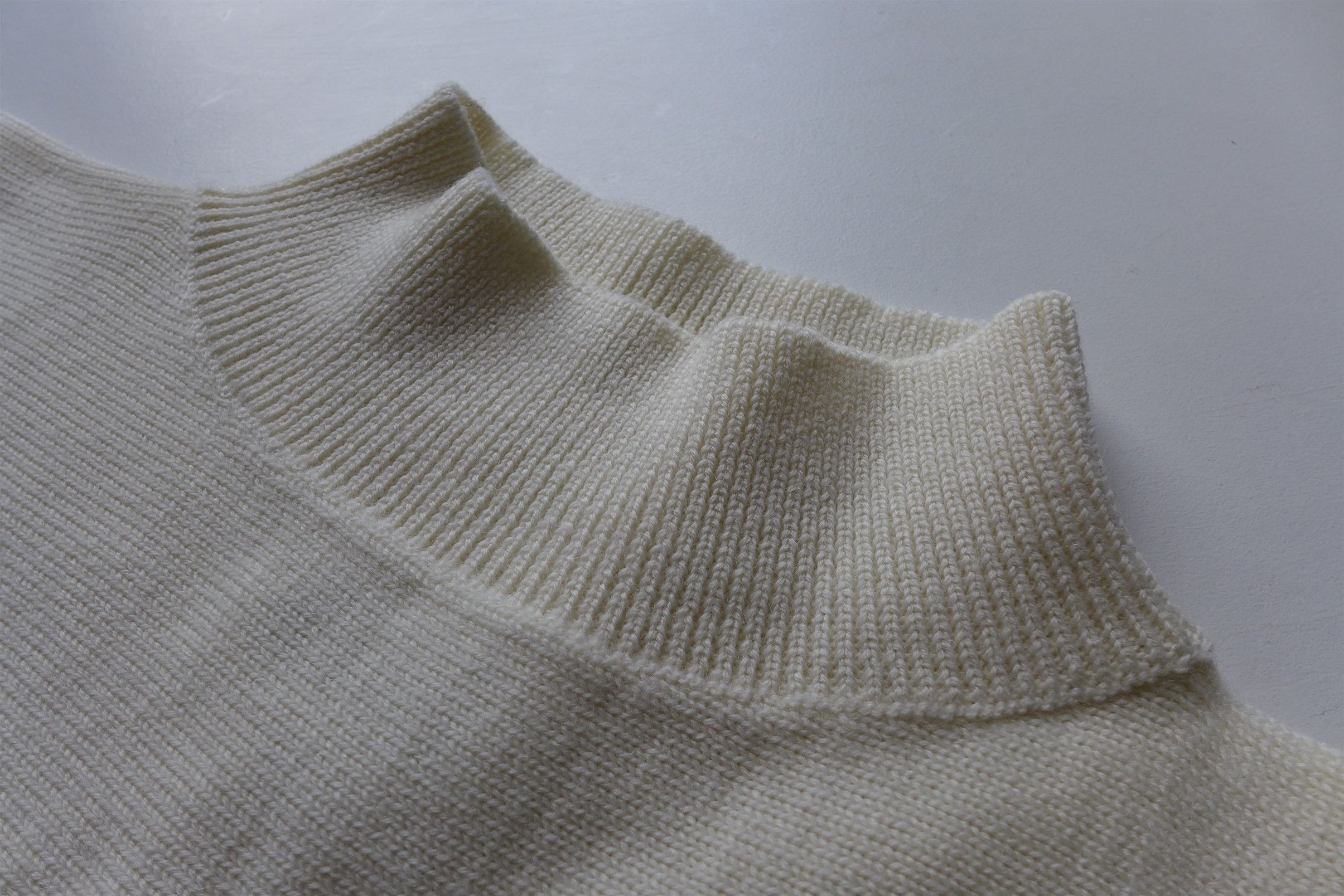 Maison Margiela Margiela Mock Neck Panelled Sweater -- White Wool Size US L / EU 52-54 / 3 - 3 Thumbnail