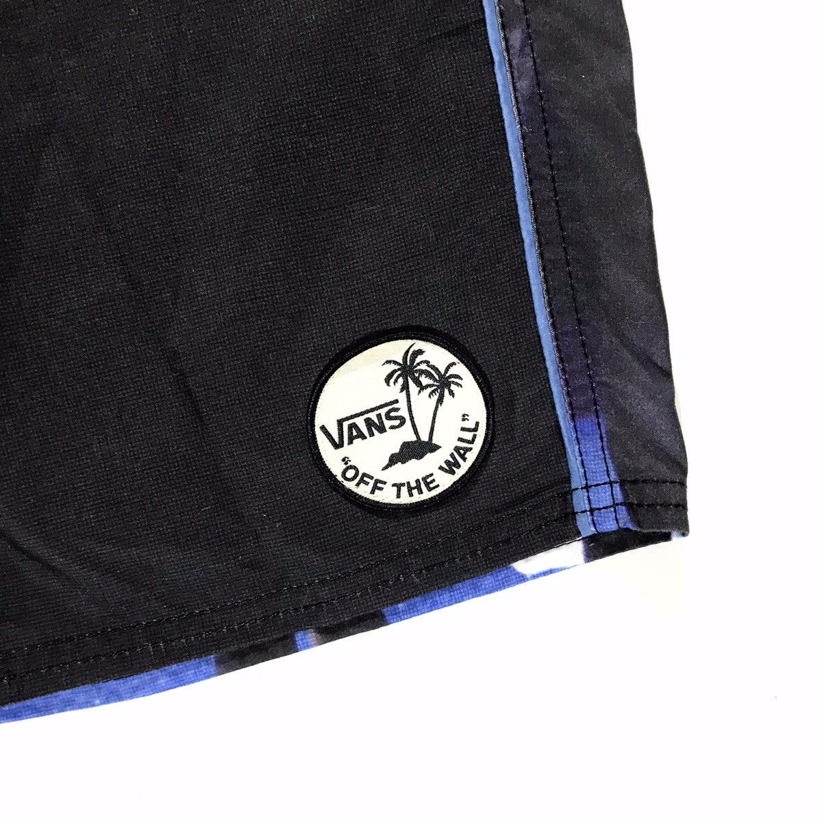 Vans × Vintage Vintage Vans Shorts Girls Printed Beach Theme Size 30 - 32 Size US 30 / EU 46 - 3 Thumbnail