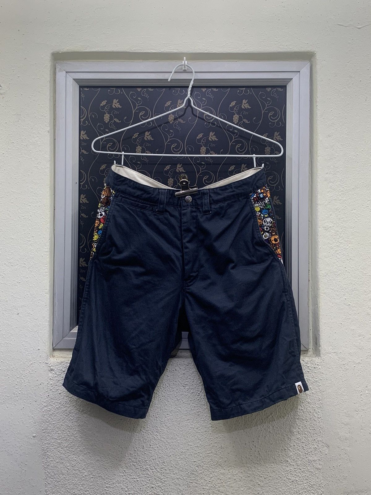 Bape 📌 A Bathing Ape Shorts World Gone Mad Size US 30 / EU 46 - 2 Thumbnail