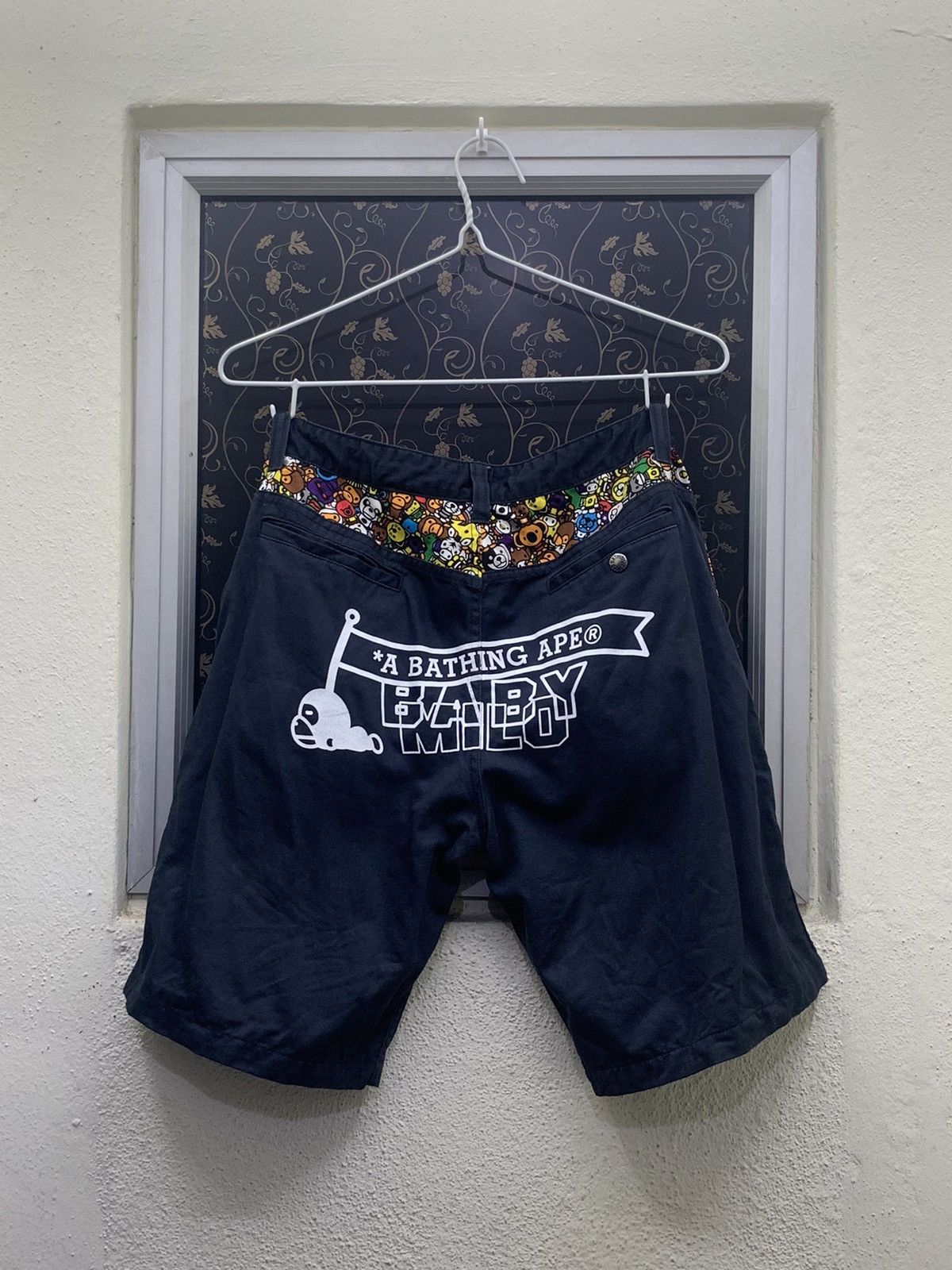 Bape 📌 A Bathing Ape Shorts World Gone Mad Size US 30 / EU 46 - 1 Thumbnail