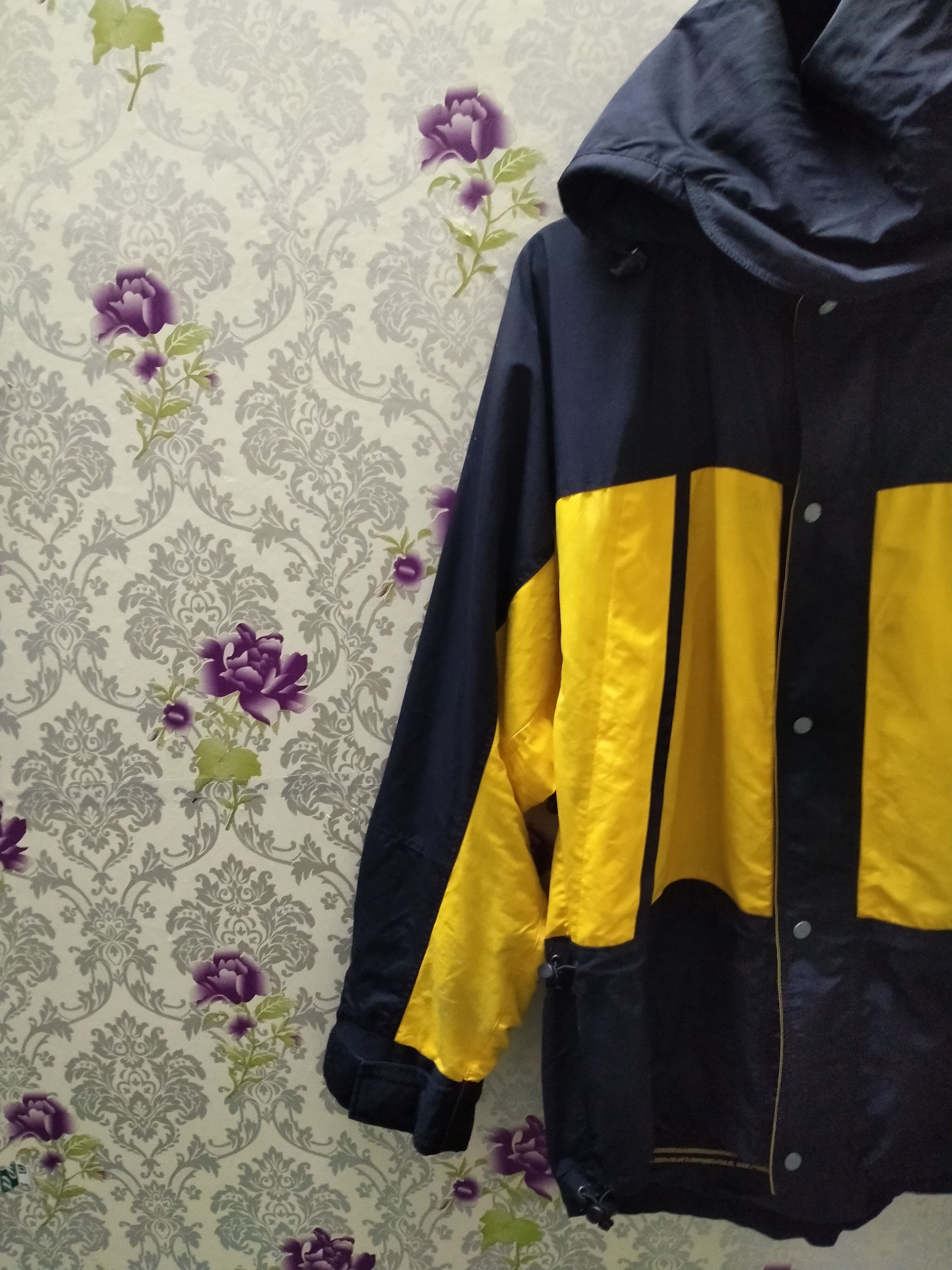 The North Face THE NORTH FACE DERMIZAX SKIWEAR JACKET HOODIE MULTI POCKET Size US XL / EU 56 / 4 - 2 Thumbnail