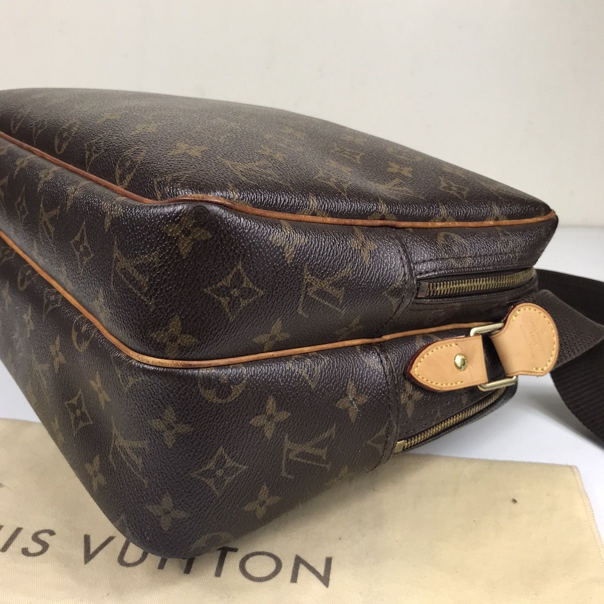 Louis Vuitton AUTHENTIC LOUIS VUITTON MONOGRAM REPORTER GM BAG Size ONE SIZE - 10 Thumbnail
