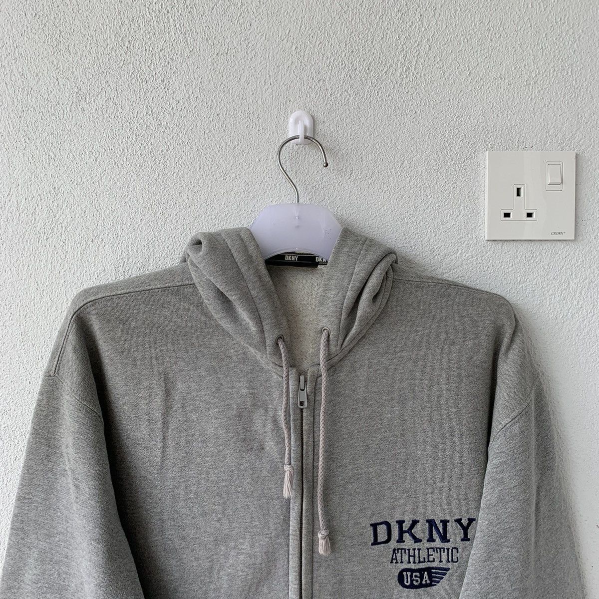 DKNY × Donna Karan DONNA KARAN NEW YORK hoodie spell out big logo.. DKNY Size US XL / EU 56 / 4 - 3 Thumbnail