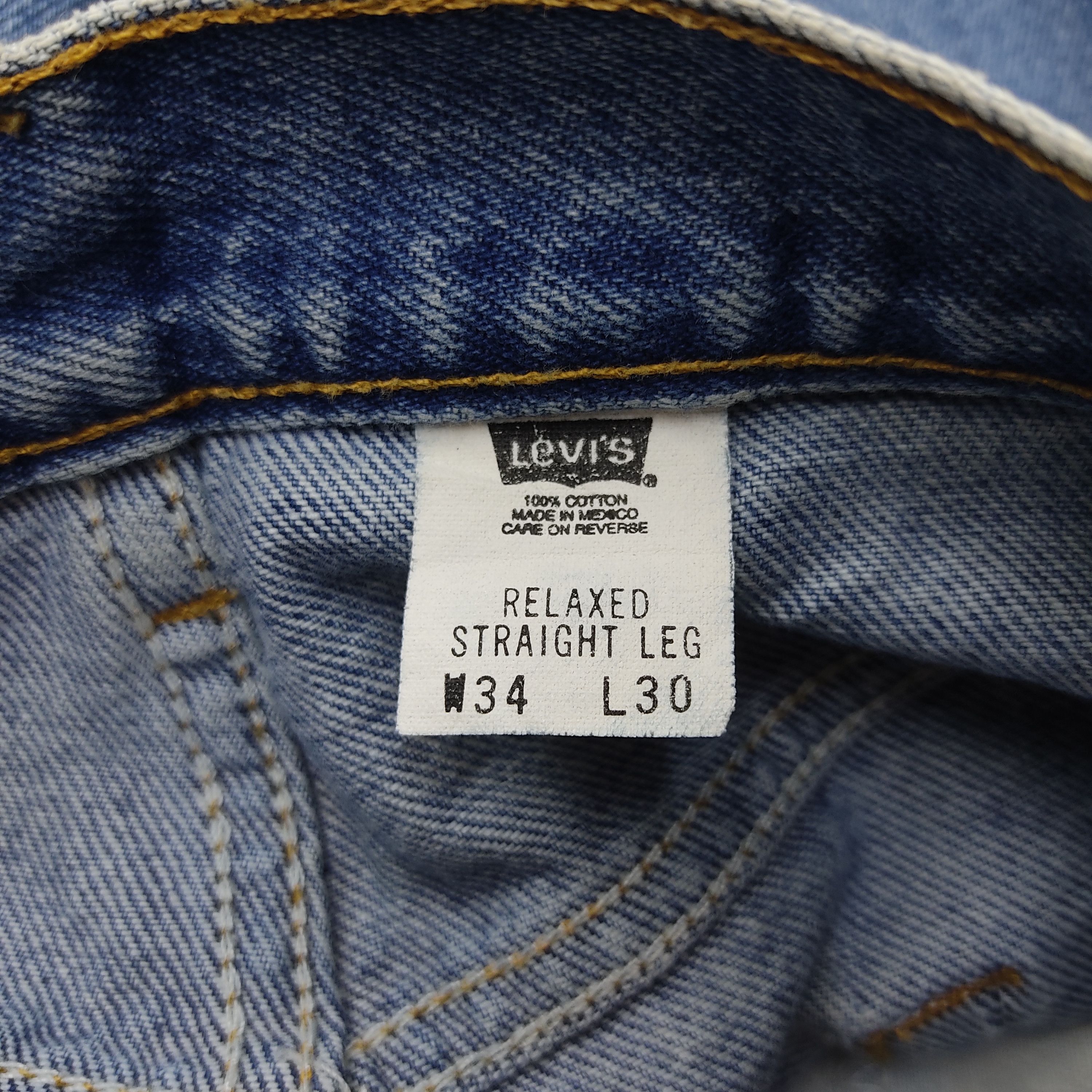Vintage 90s Levis Jeans L189