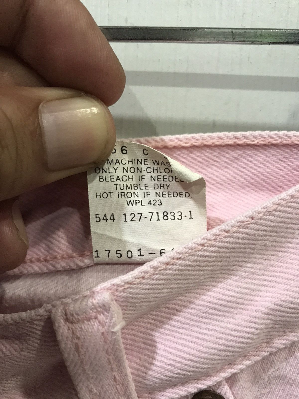 Levi's × Vintage Vintage 90s Levis 17501 Light Pink Denim 544 Button Size US 28 / EU 44 - 7 Thumbnail