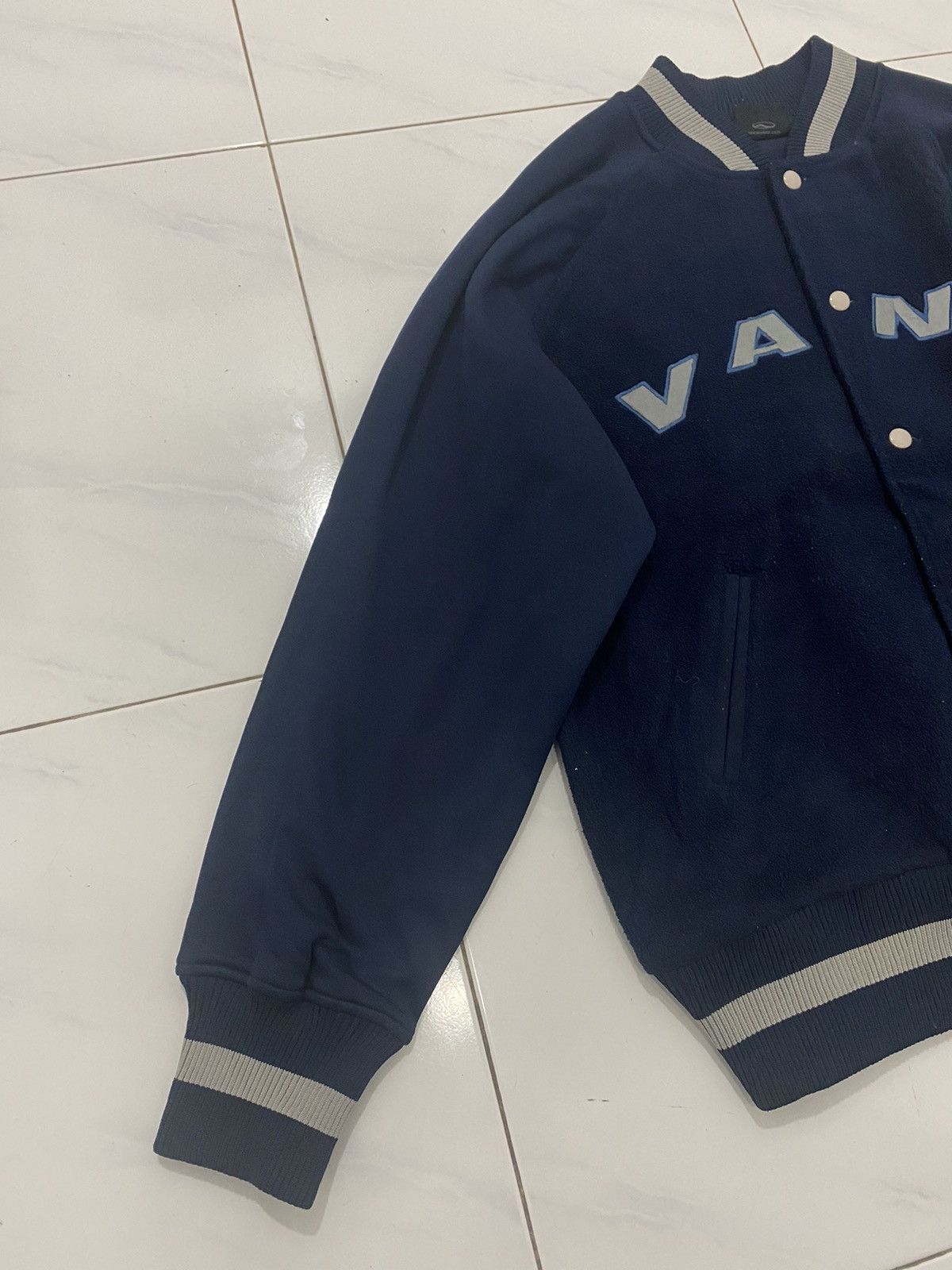 Vans 🔥Vintage🔥 Vans Reflect Logo Zipper Jacket Size US M / EU 48-50 / 2 - 3 Thumbnail