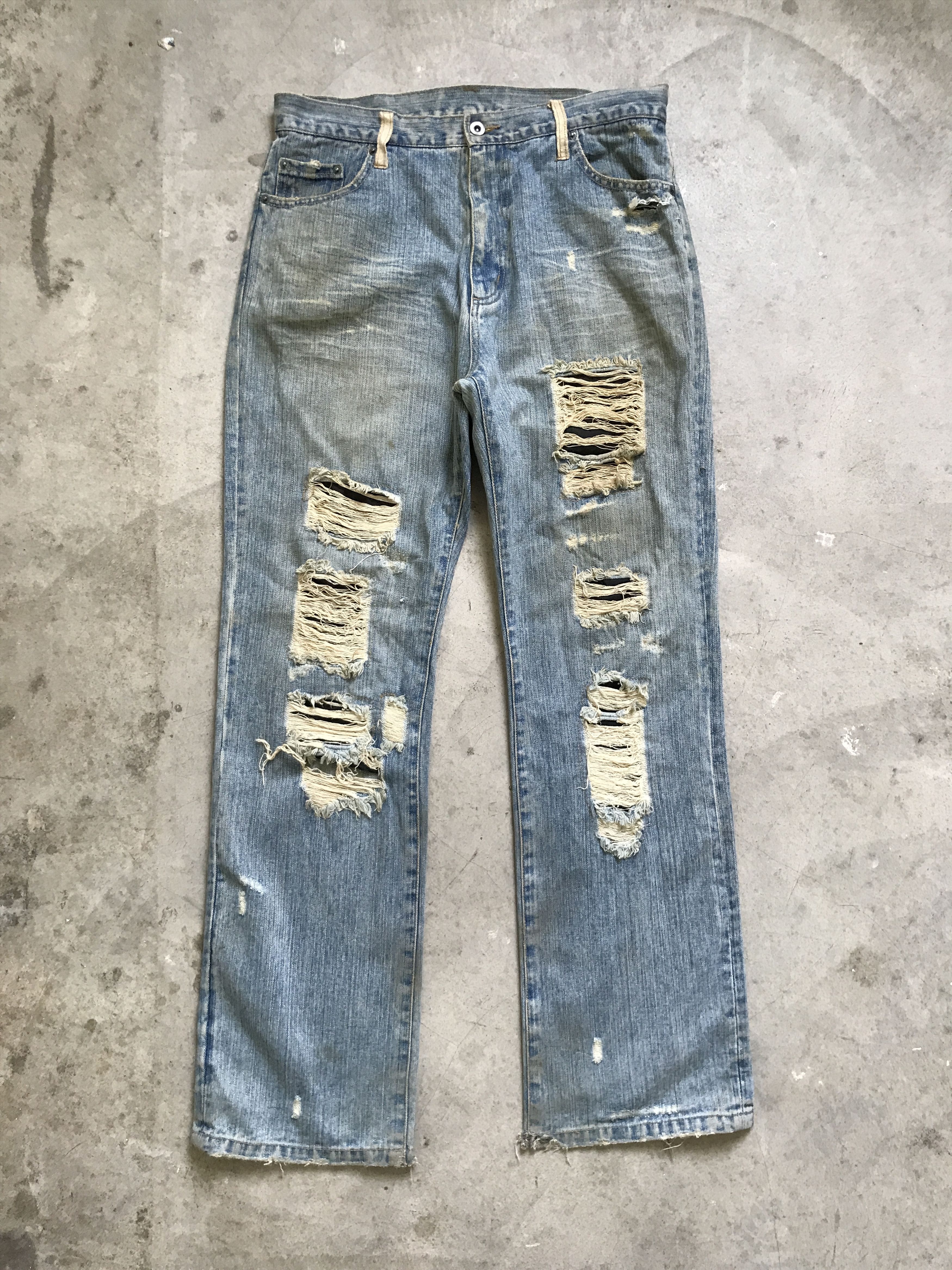 D82 Lan Deux Mille Japan Super Dirty Distressed Jeans