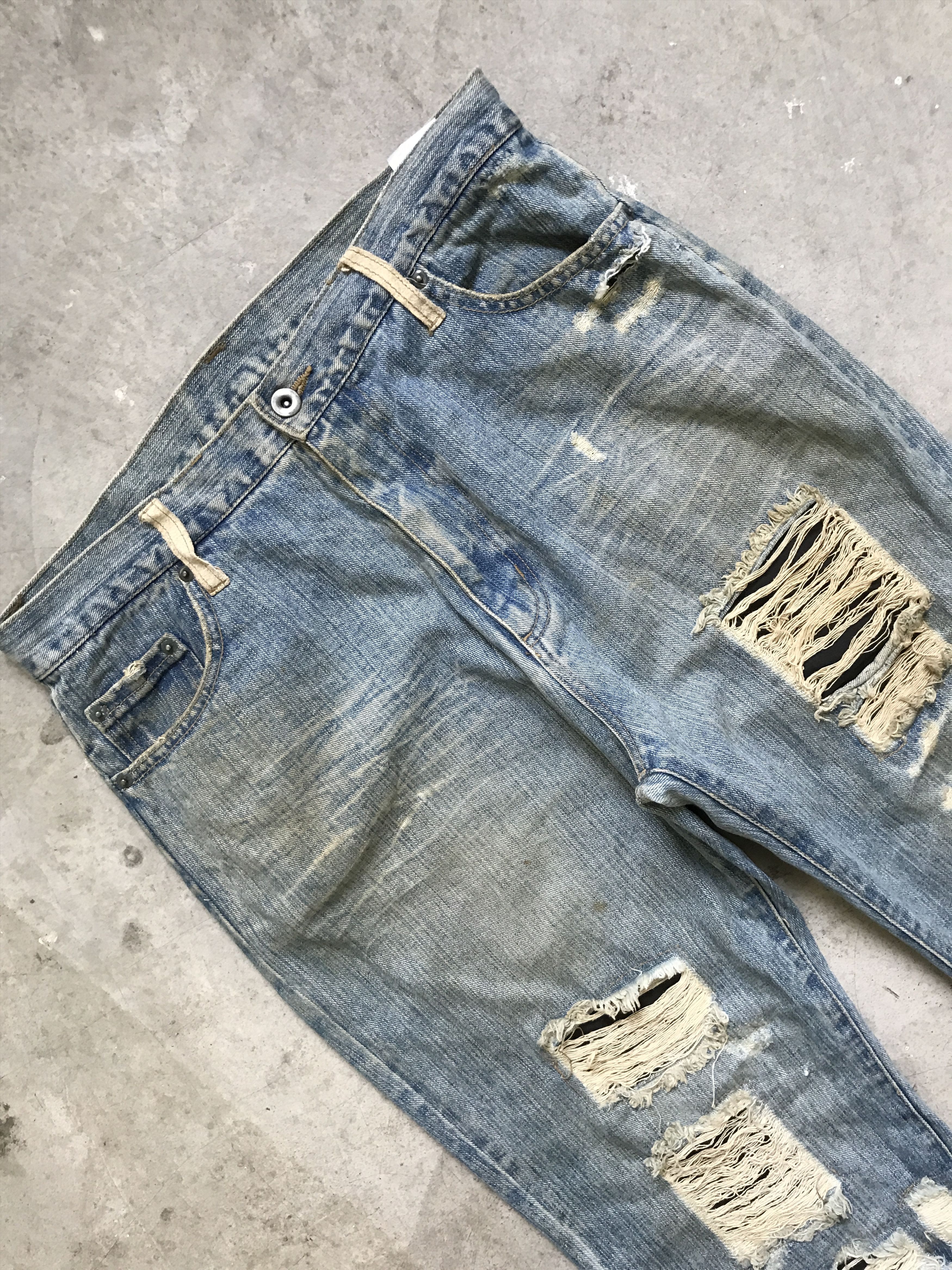 Japanese Brand D82 Lan Deux Mille Japan Super Dirty Distressed Jeans Size US 32 / EU 48 - 2 Thumbnail