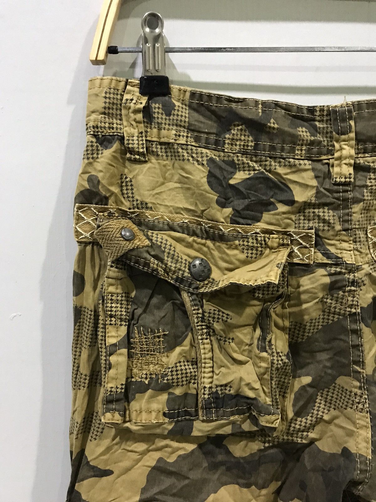 Other JUNYEJEANS Yellow Camo Military Multipockets Short Size US 30 / EU 46 - 9 Thumbnail