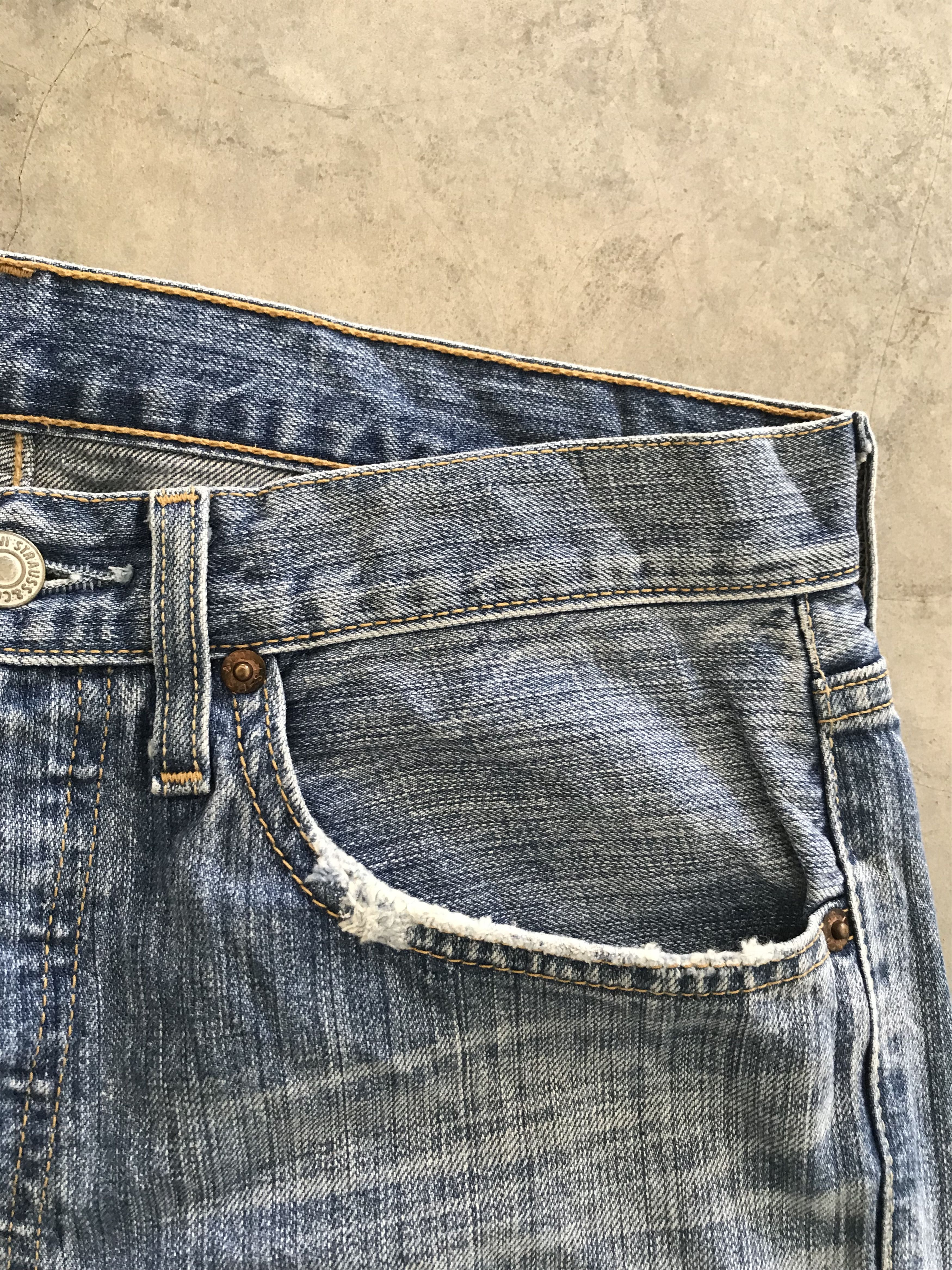 Levi's Levis 501 Light wash Jeans Size US 31 - 9 Thumbnail