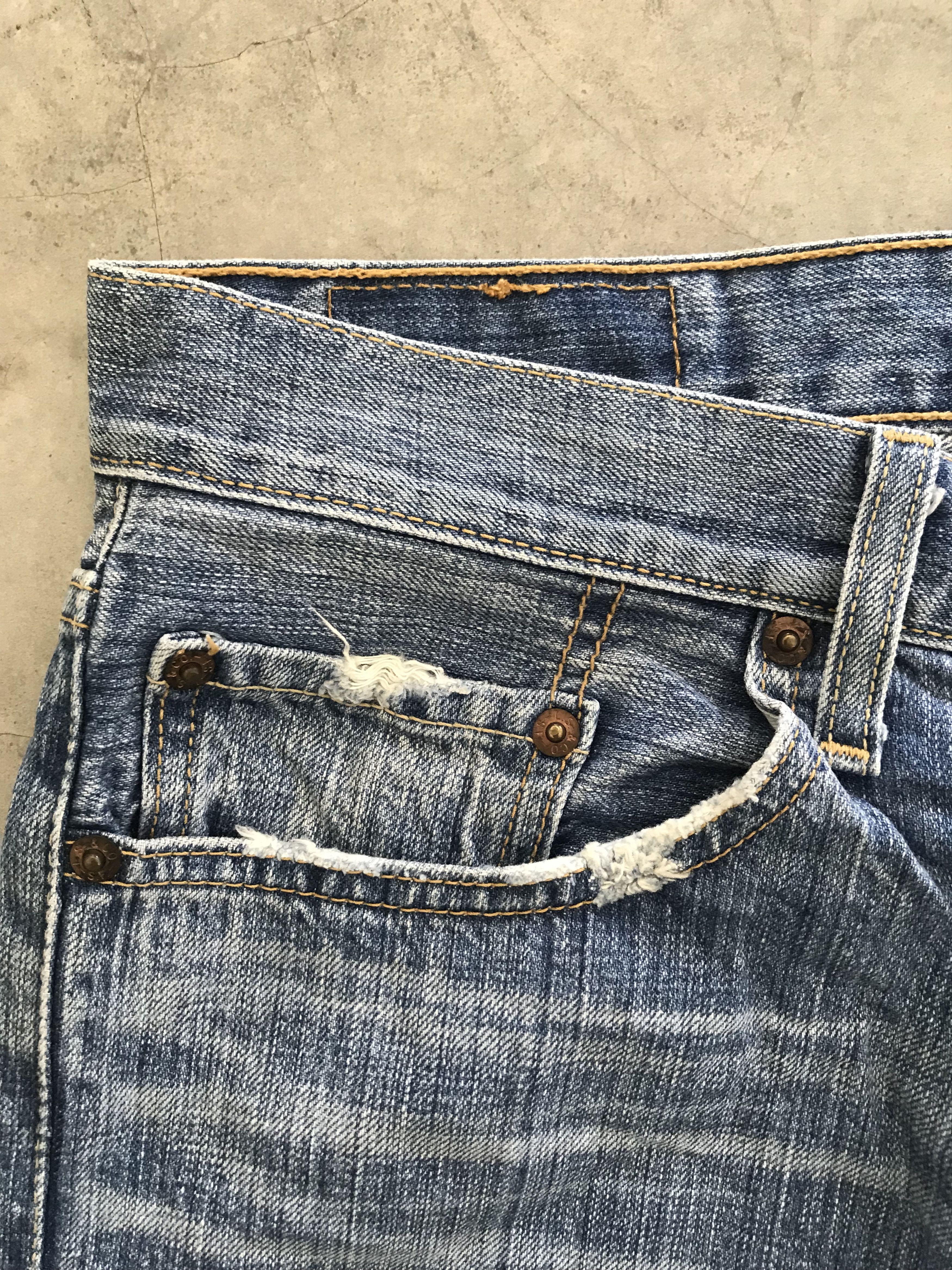 Levi's Levis 501 Light wash Jeans Size US 31 - 8 Thumbnail