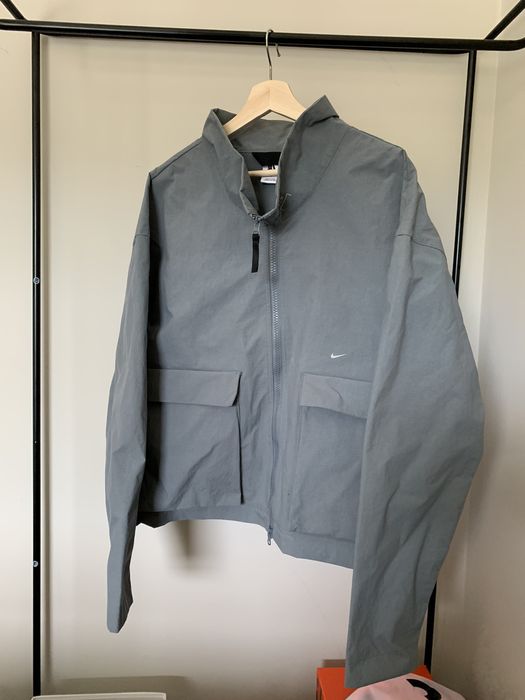 A cold best sale wall nike jacket