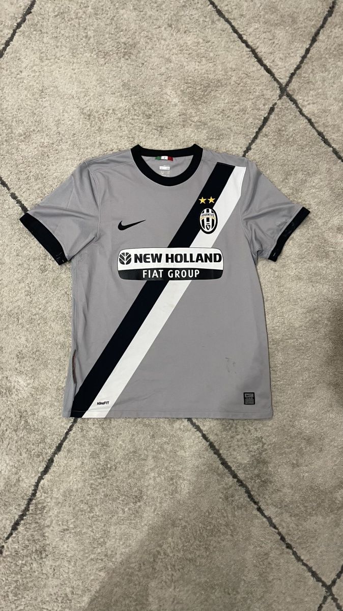 Nike Juventus 2009/10 Away Jersey Size US M / EU 48-50 / 2 - 1 Thumbnail