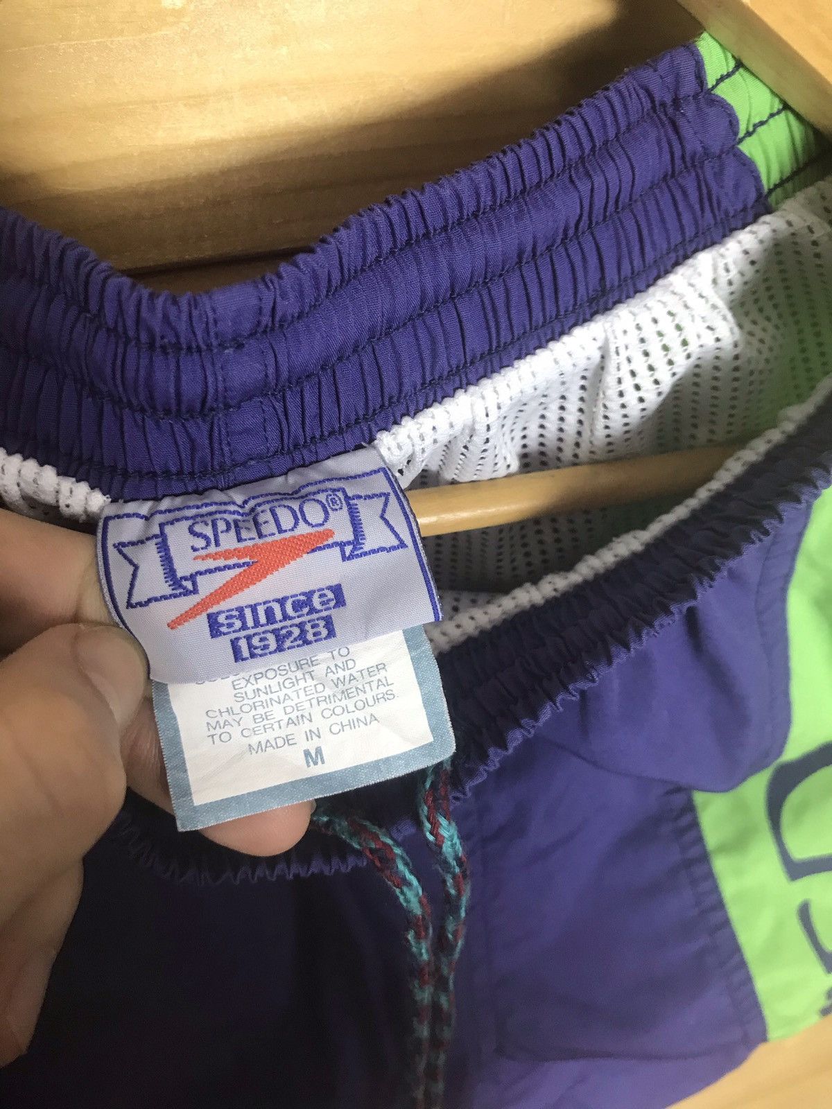 Speedo vintage Speedo big logo shorts Size US 30 / EU 46 - 4 Thumbnail