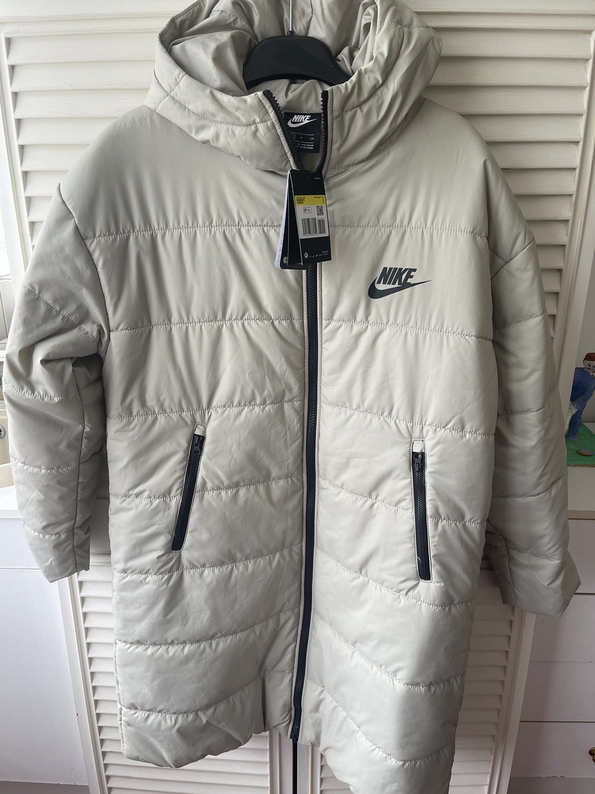 NIKE CZ1463-260 girls ladies jacket sizes in photos by tape