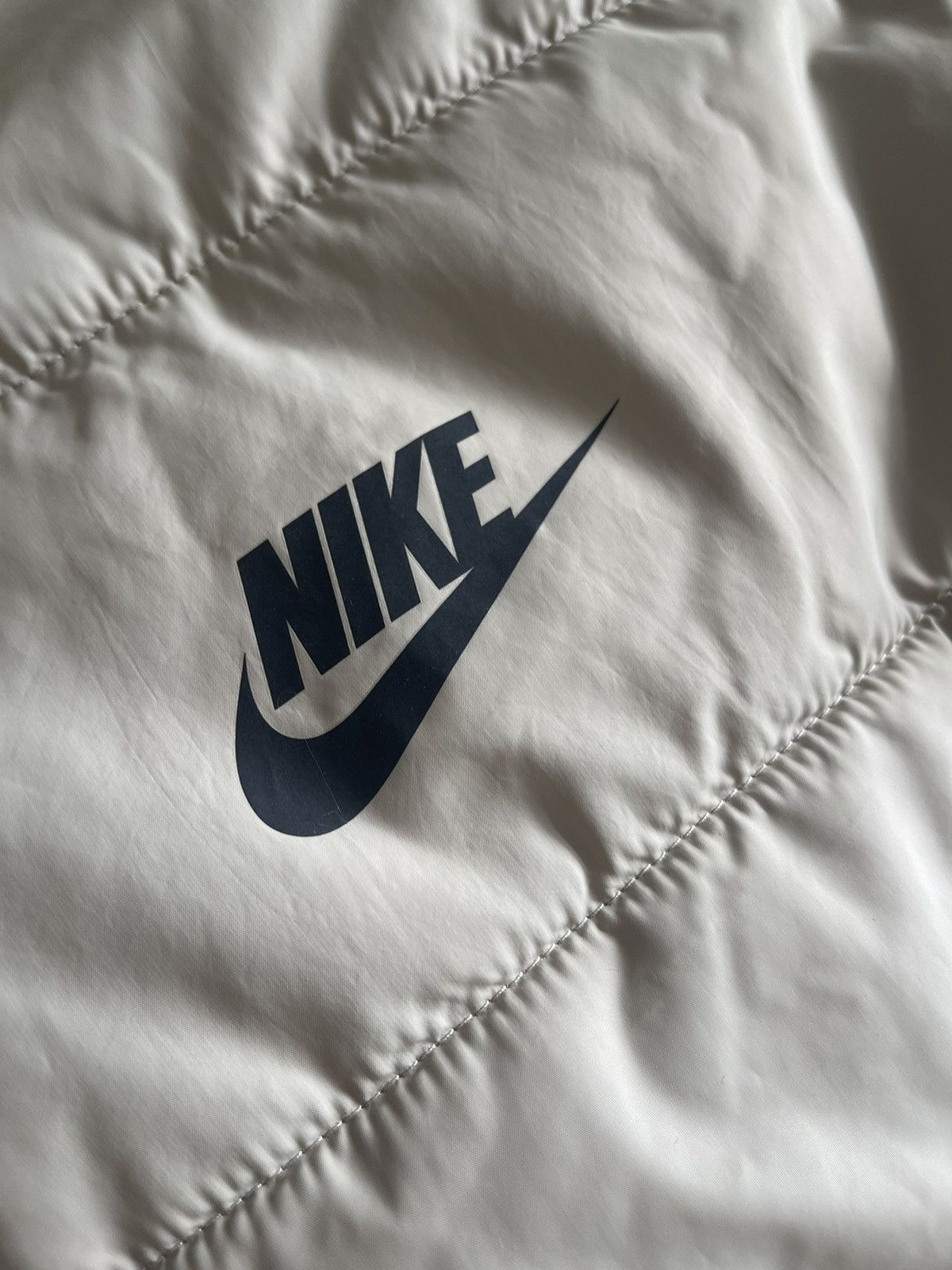 NIKE CZ1463-260 girls ladies jacket sizes in photos by tape