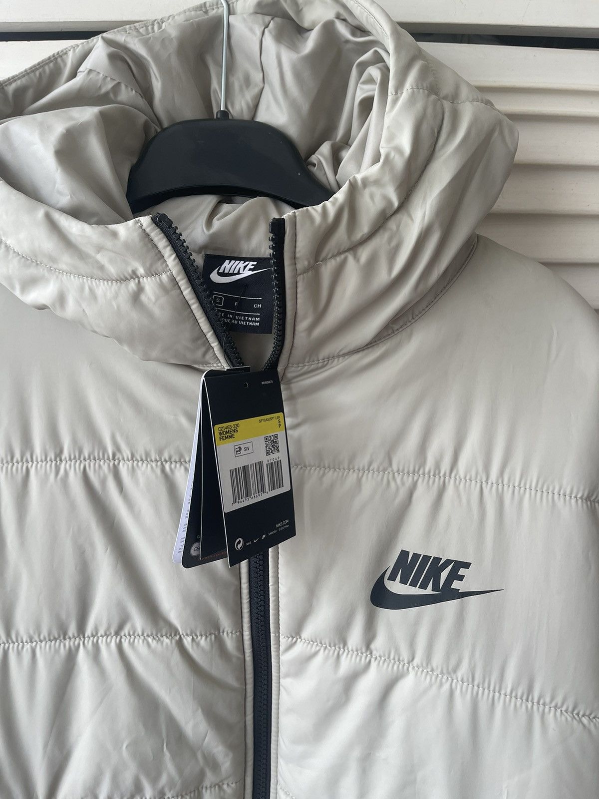 NIKE CZ1463-260 girls ladies jacket sizes in photos by tape