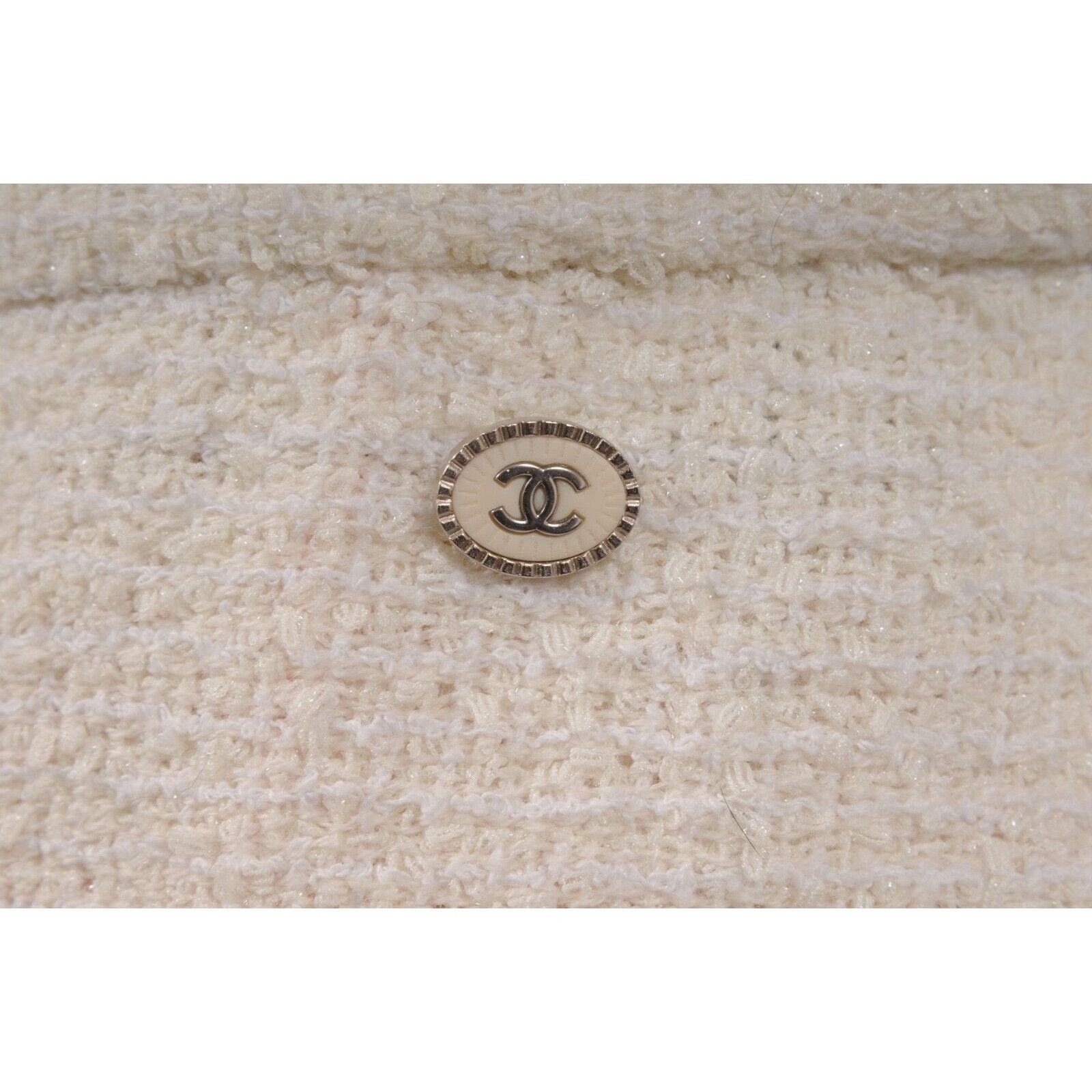 Chanel CC Nude Tan White Cargo Logo Tweed Mini Skirt Size 27" / US 4 / IT 40 - 4 Thumbnail