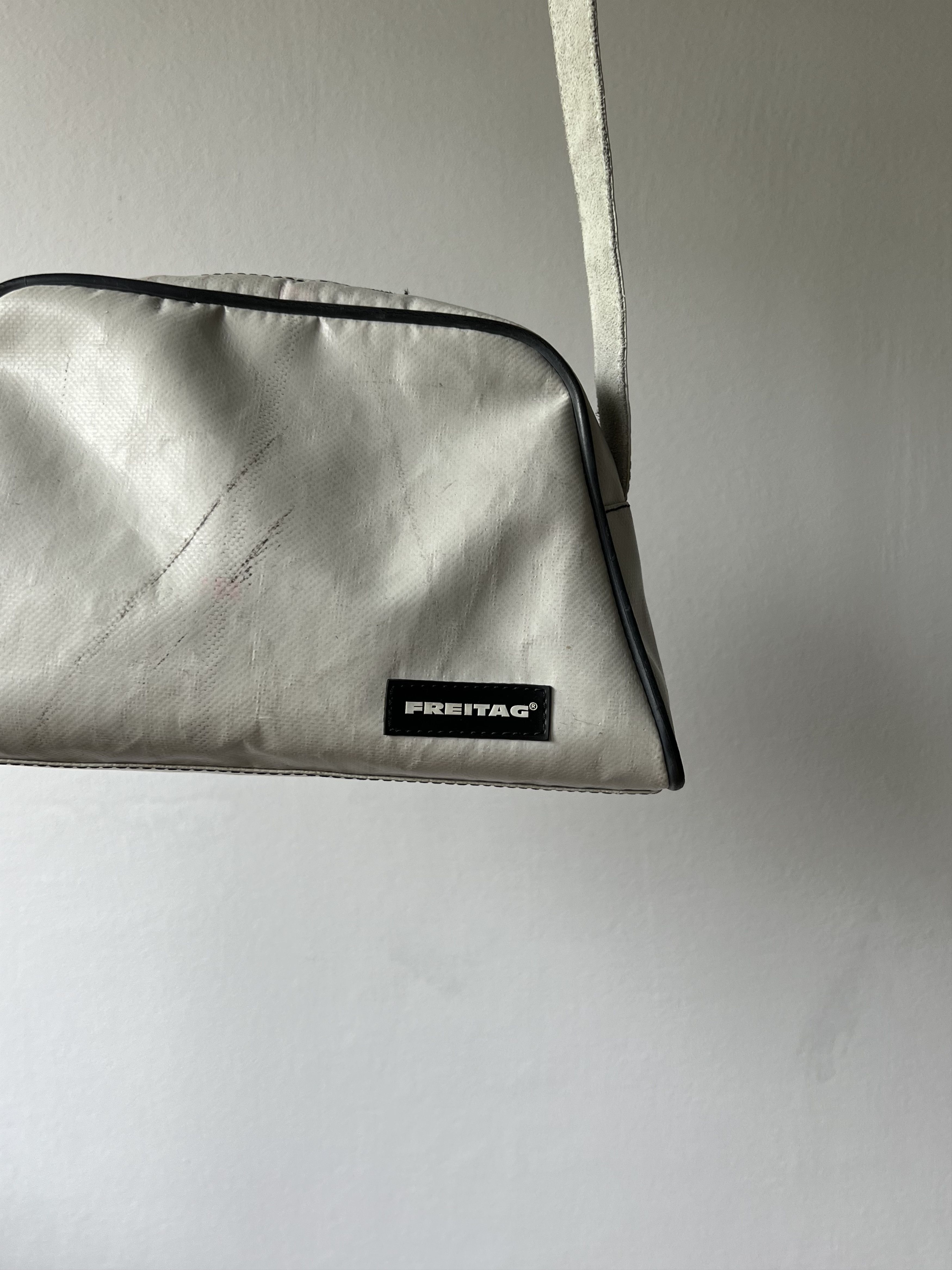 【廃盤】FREITAG L02 JILL Freitag Freitag L02 Jill Recycled Rubber Handbag NWT | Grailed