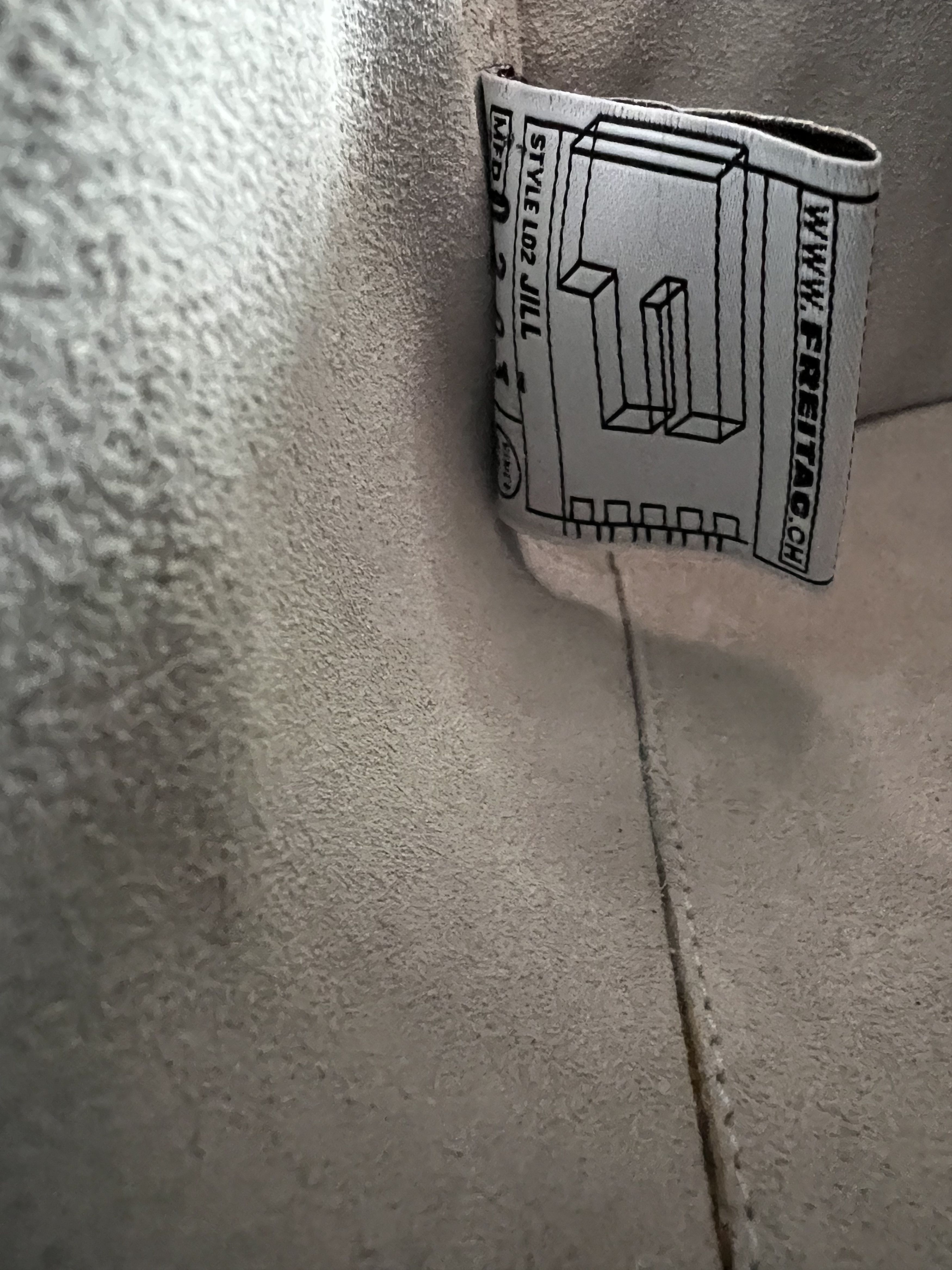 【廃盤】FREITAG L02 JILL Freitag Freitag L02 Jill Recycled Rubber Handbag NWT | Grailed