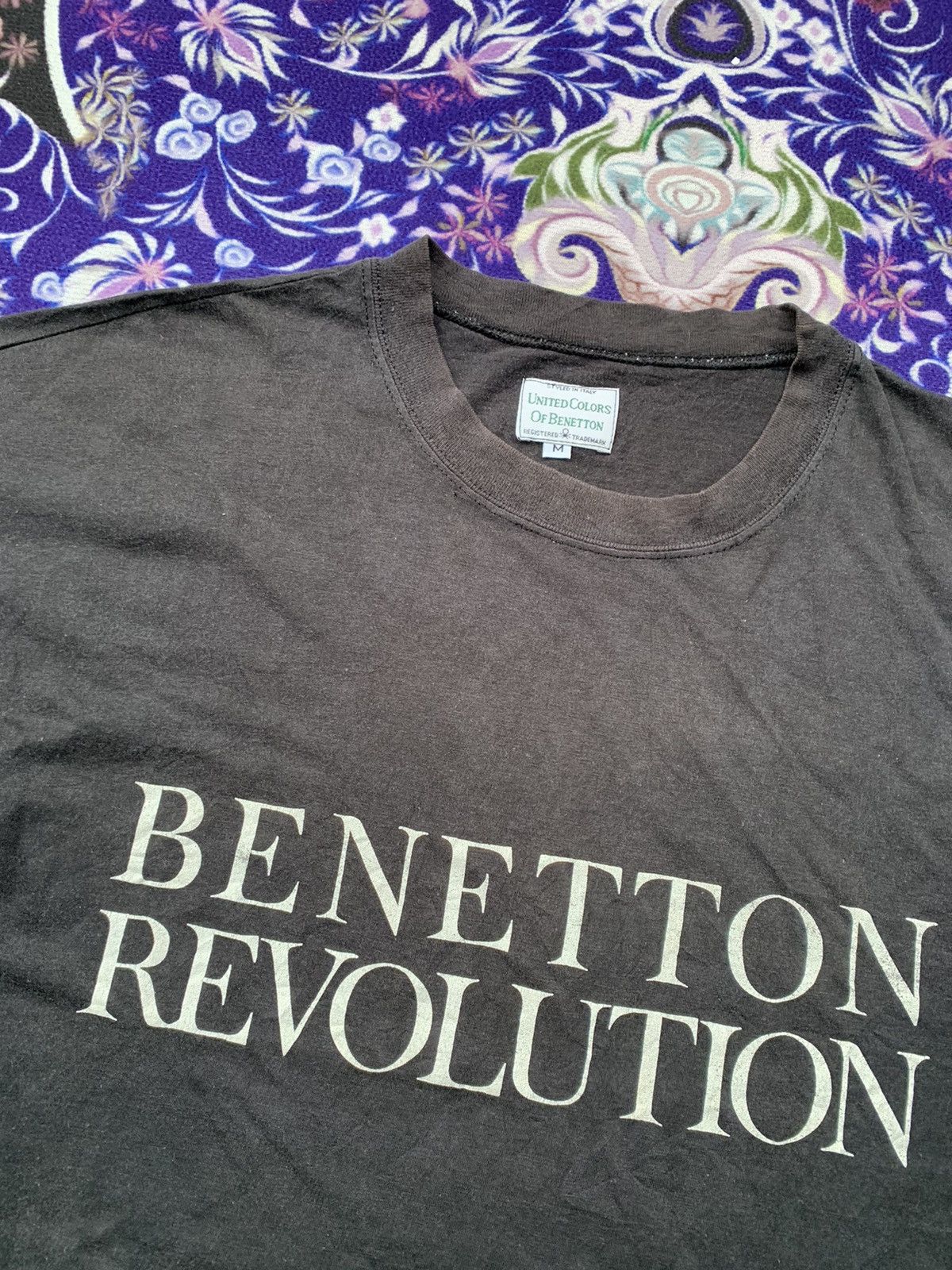 Benetton Vintage Benetton Revolution T-shirt Size US M / EU 48-50 / 2 - 2 Thumbnail