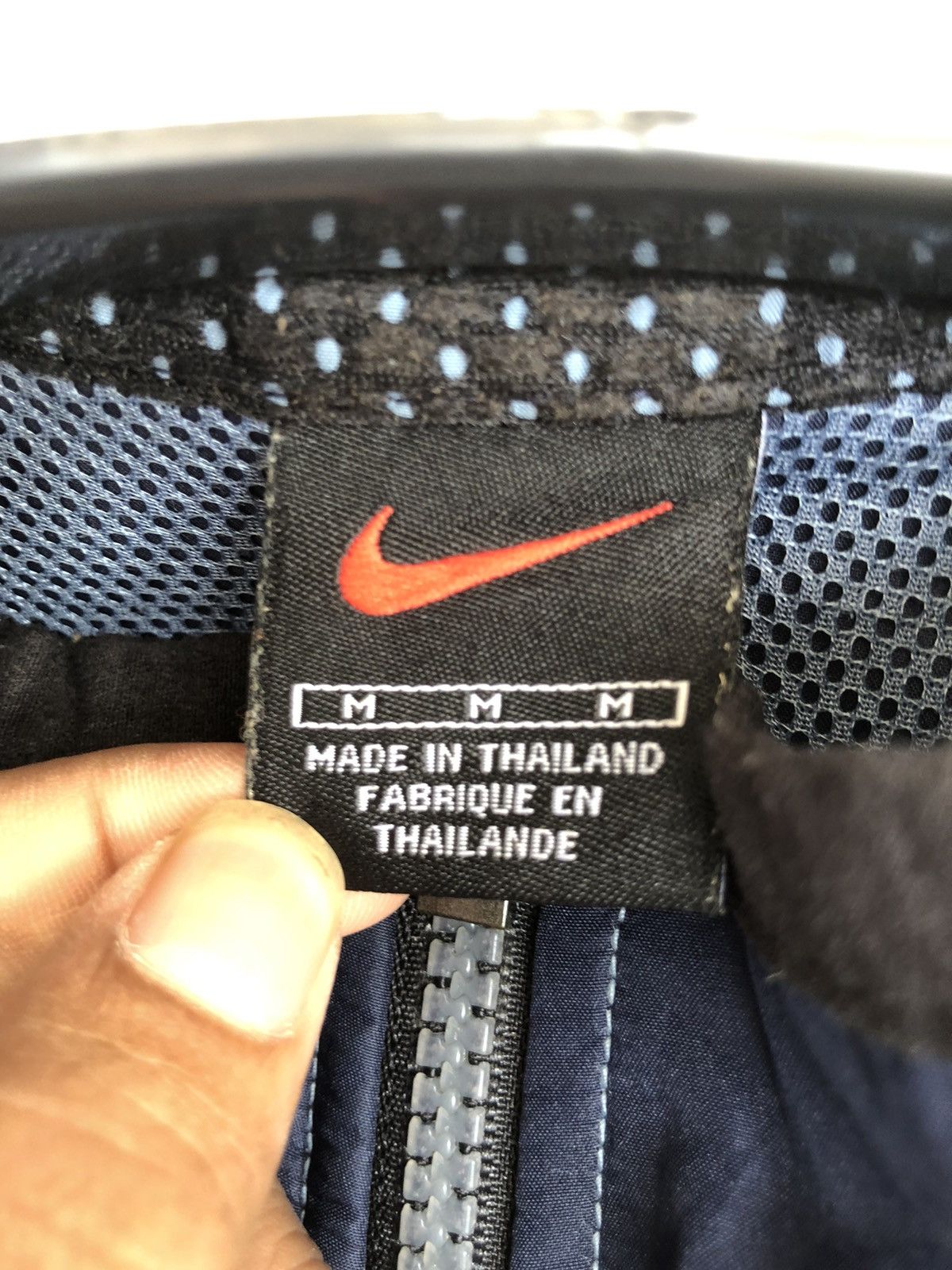 Nike Vintage Nike Swoosh Small Logo Windbreaker Jacket 🧥 Size US M / EU 48-50 / 2 - 4 Thumbnail