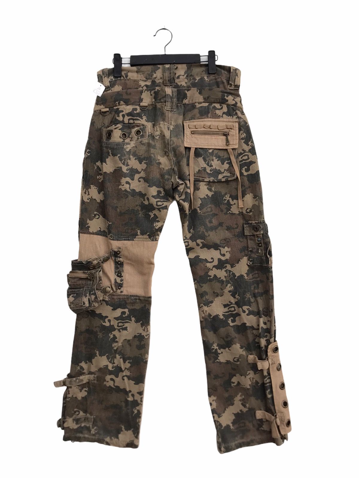 Japanese Brand Vintage Bondage Camo Cargo Pant Size US 30 / EU 46 - 3 Thumbnail