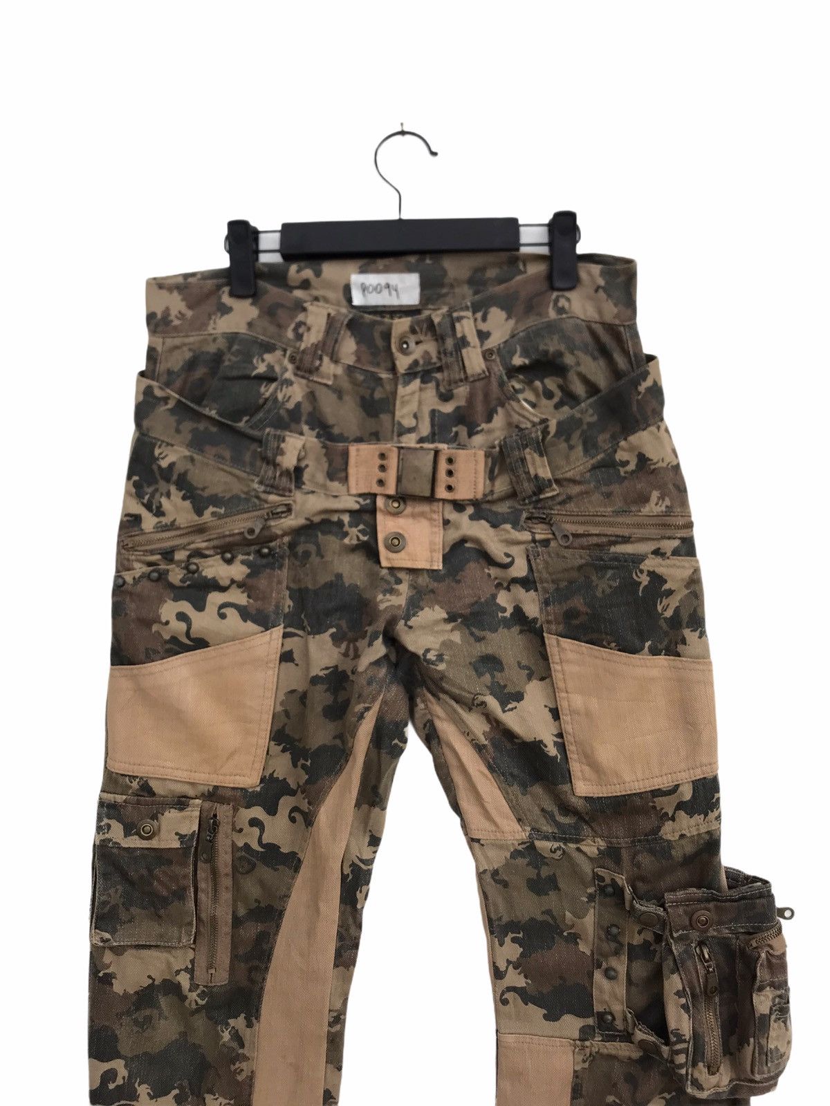 Japanese Brand Vintage Bondage Camo Cargo Pant Size US 30 / EU 46 - 2 Thumbnail