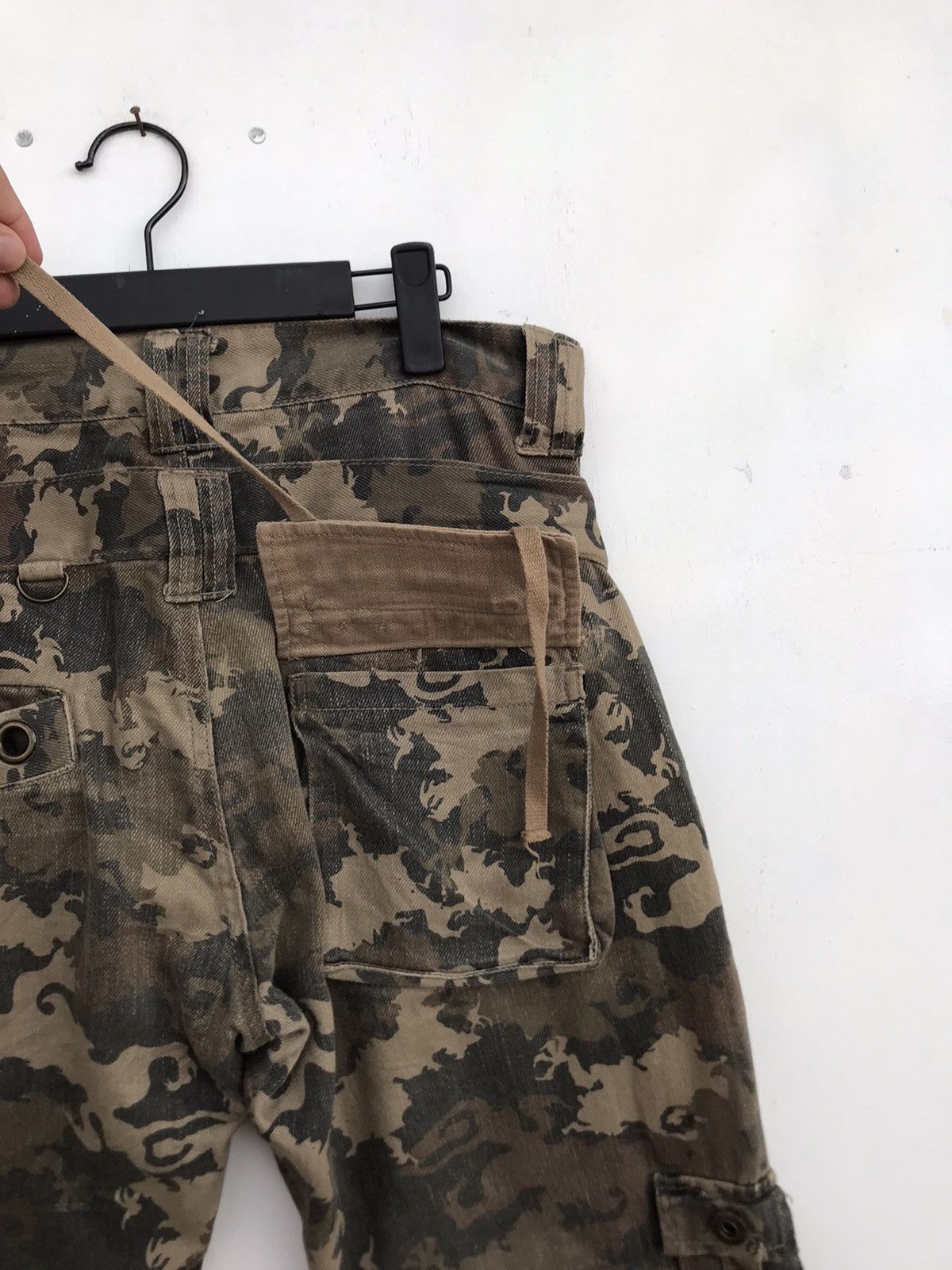 Japanese Brand Vintage Bondage Camo Cargo Pant Size US 30 / EU 46 - 10 Thumbnail