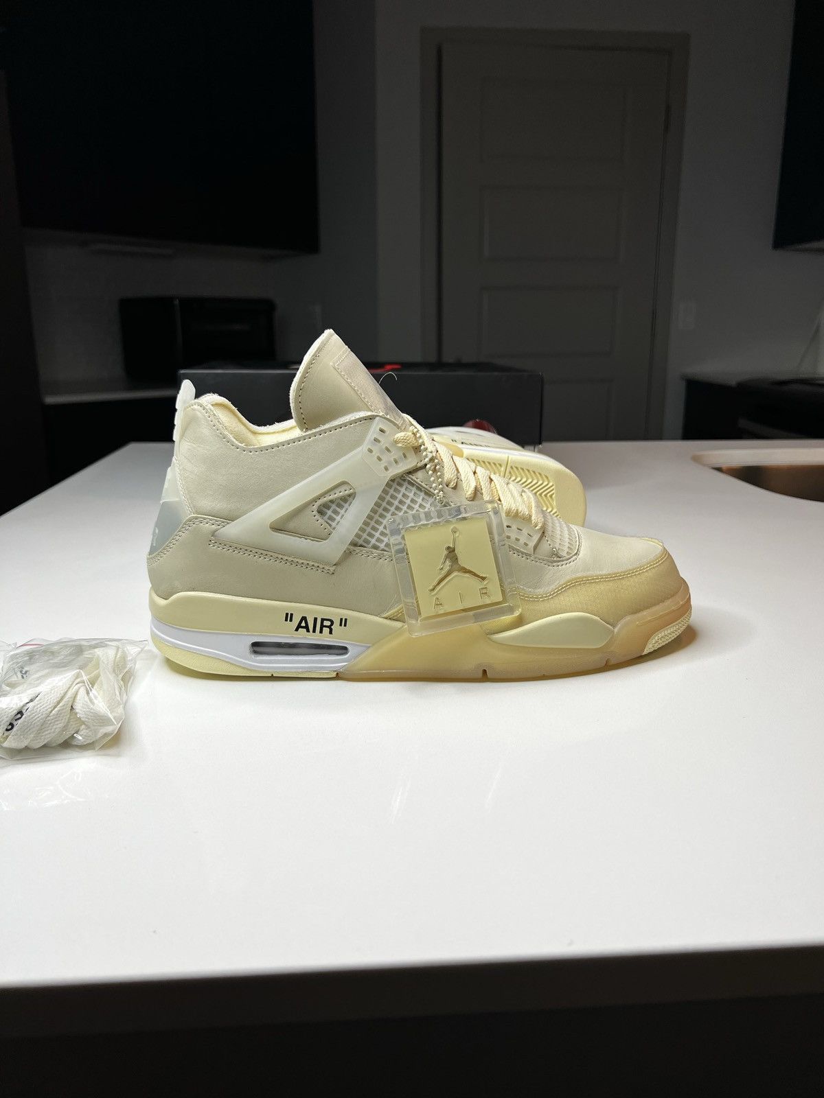 OFF WHITE JORDAN 4 SAIL DEADSTOCK