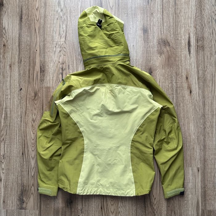 Arc'Teryx 2006 Arc'Teryx Sidewinder Gore-Tex WMNS Aloe Jacket