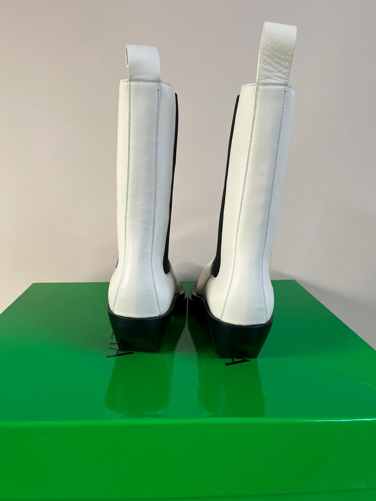 Bottega Veneta BV Texas Lean Boot in Wax / White Size US 10.5 / EU 43-44 - 9 Thumbnail