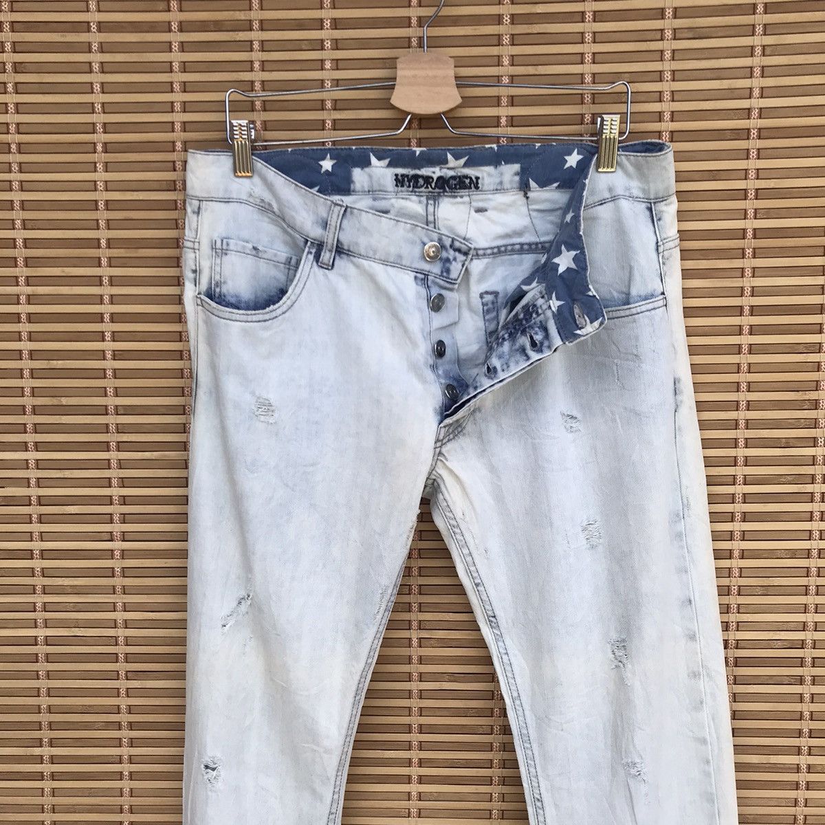 HYDROGEN Hydrogen Italy Skull patches distressed jean slimfit Size US 33 - 8 Thumbnail