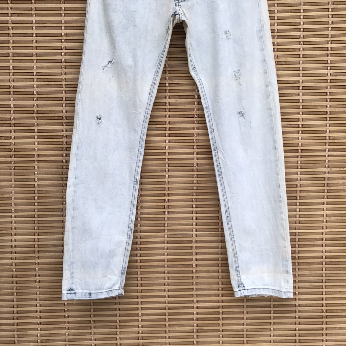 HYDROGEN Hydrogen Italy Skull patches distressed jean slimfit Size US 33 - 4 Thumbnail