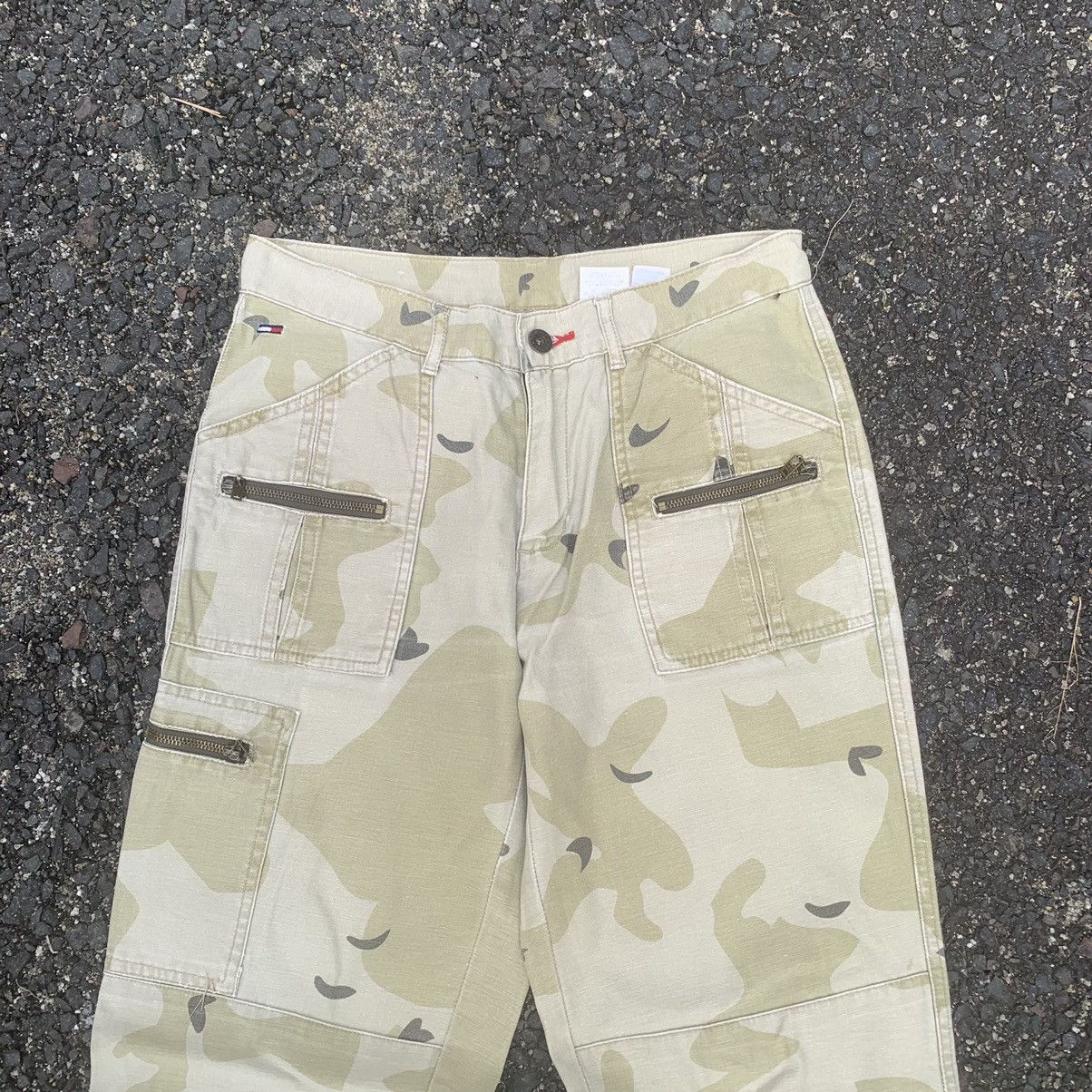 Tommy Hilfiger TOMMY HILFINGER DOUBLEKNEE UTILITY CAMOUFLAGE JEANS TROUSERS Size US 28 / EU 44 - 2 Thumbnail