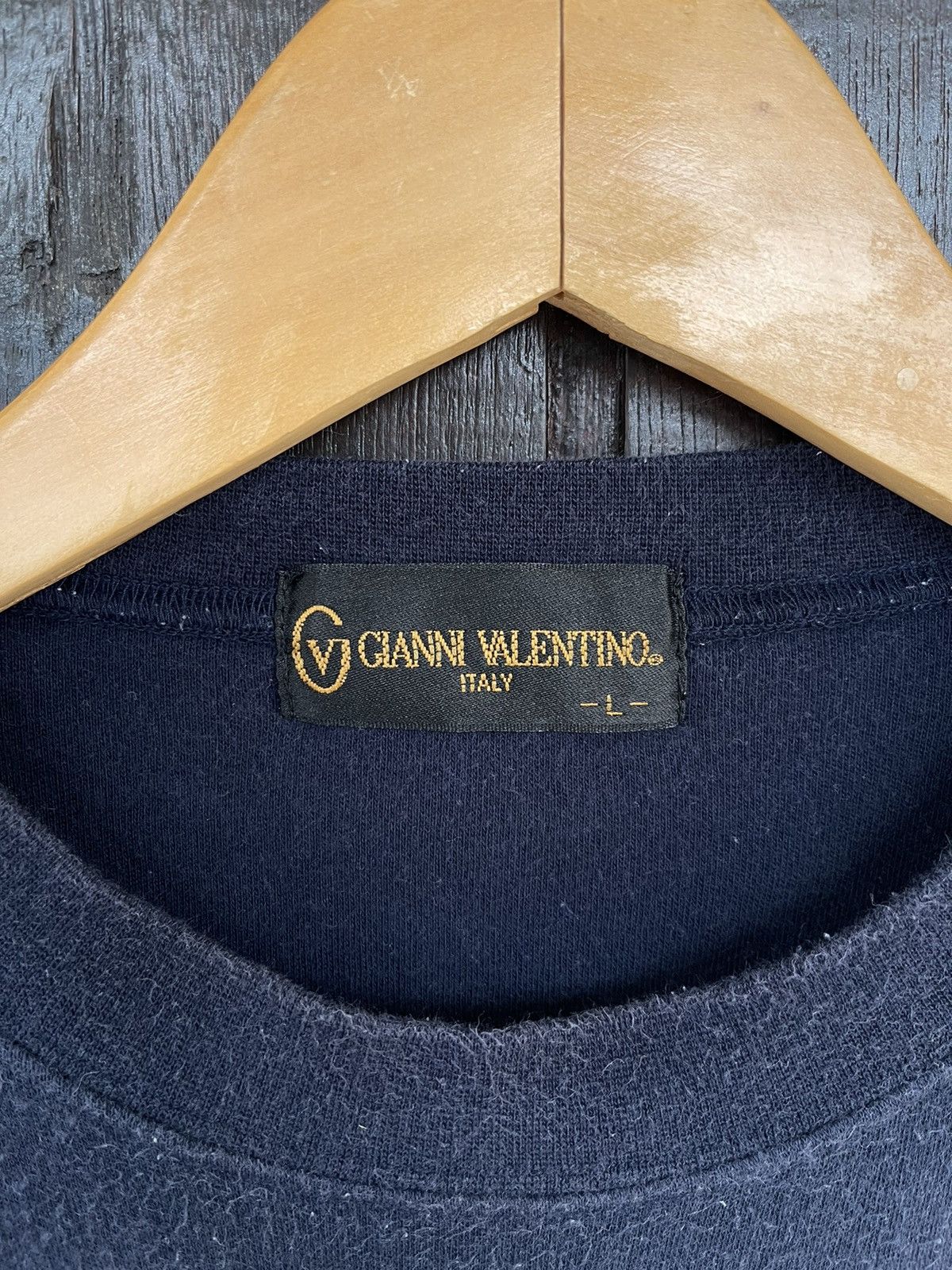 Giovanni Valentino × Valentino × Vintage Vintage Gianni Valentino Embroidered spellout tee Size US L / EU 52-54 / 3 - 7 Thumbnail