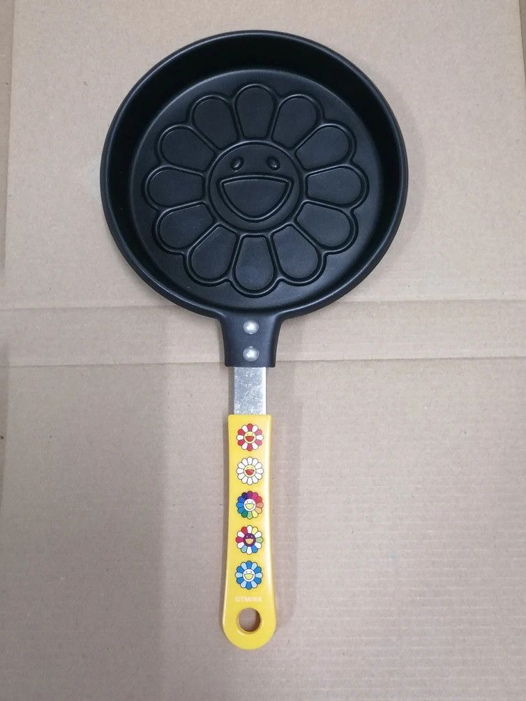 Hypebeast Takashi Murakami Flower Pancake Size ONE SIZE - 1 Thumbnail