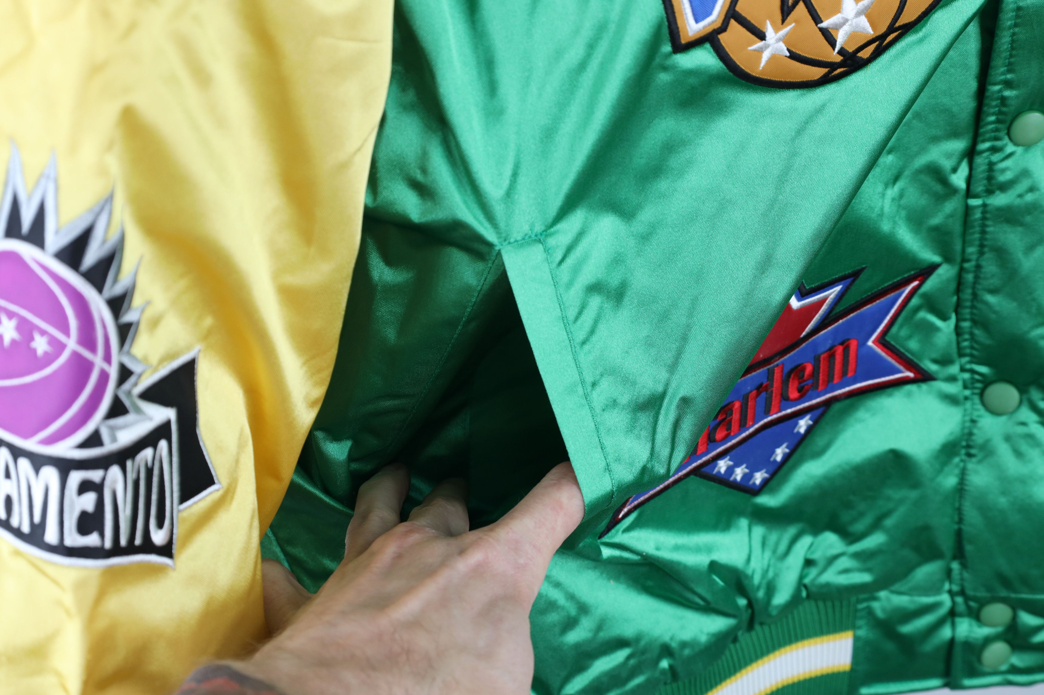 Vintage NOS Vintage NBA Basketball Team Logo Satin Bomber Jacket 2XL Size US XXL / EU 58 / 5 - 5 Thumbnail