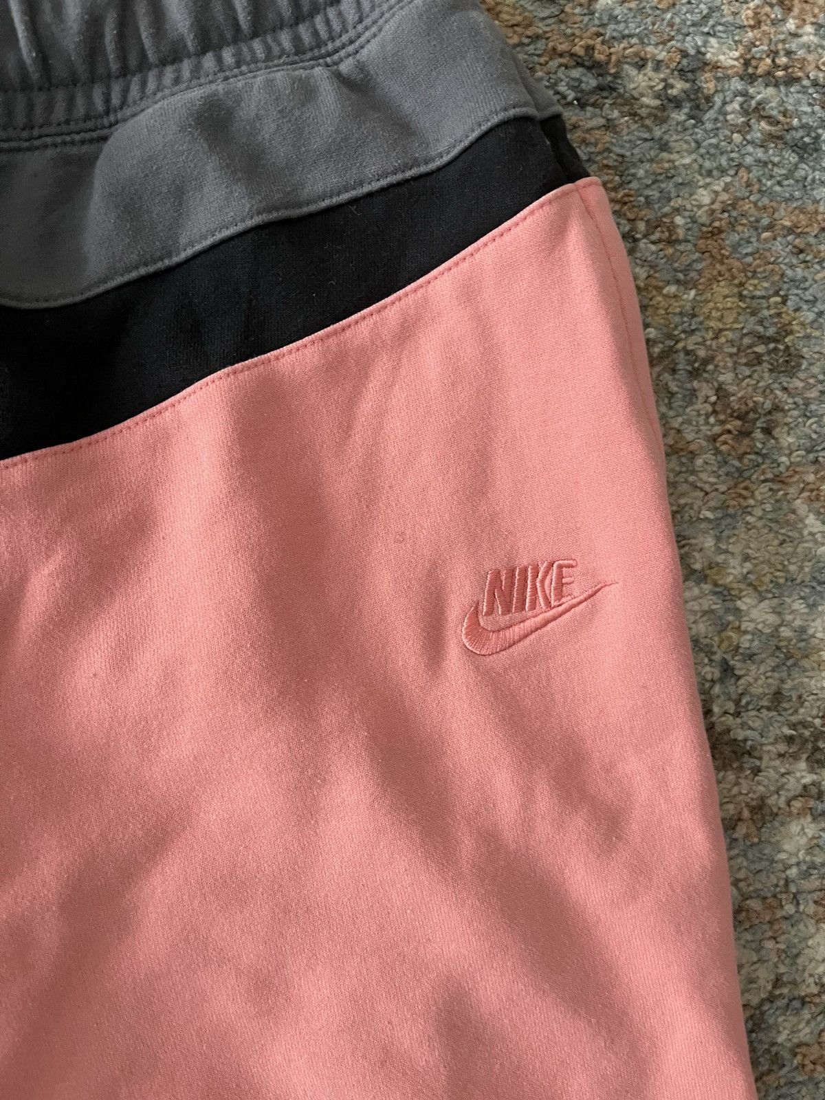 Nike VTG Nike Colorblock Sweatshorts Black Pink Large Y2K Size US 32 / EU 48 - 2 Thumbnail