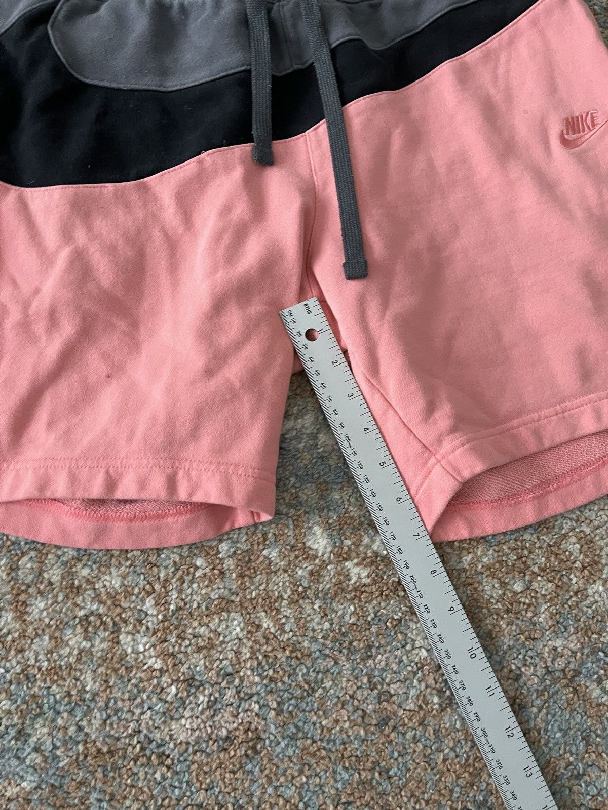 Nike VTG Nike Colorblock Sweatshorts Black Pink Large Y2K Size US 32 / EU 48 - 7 Thumbnail
