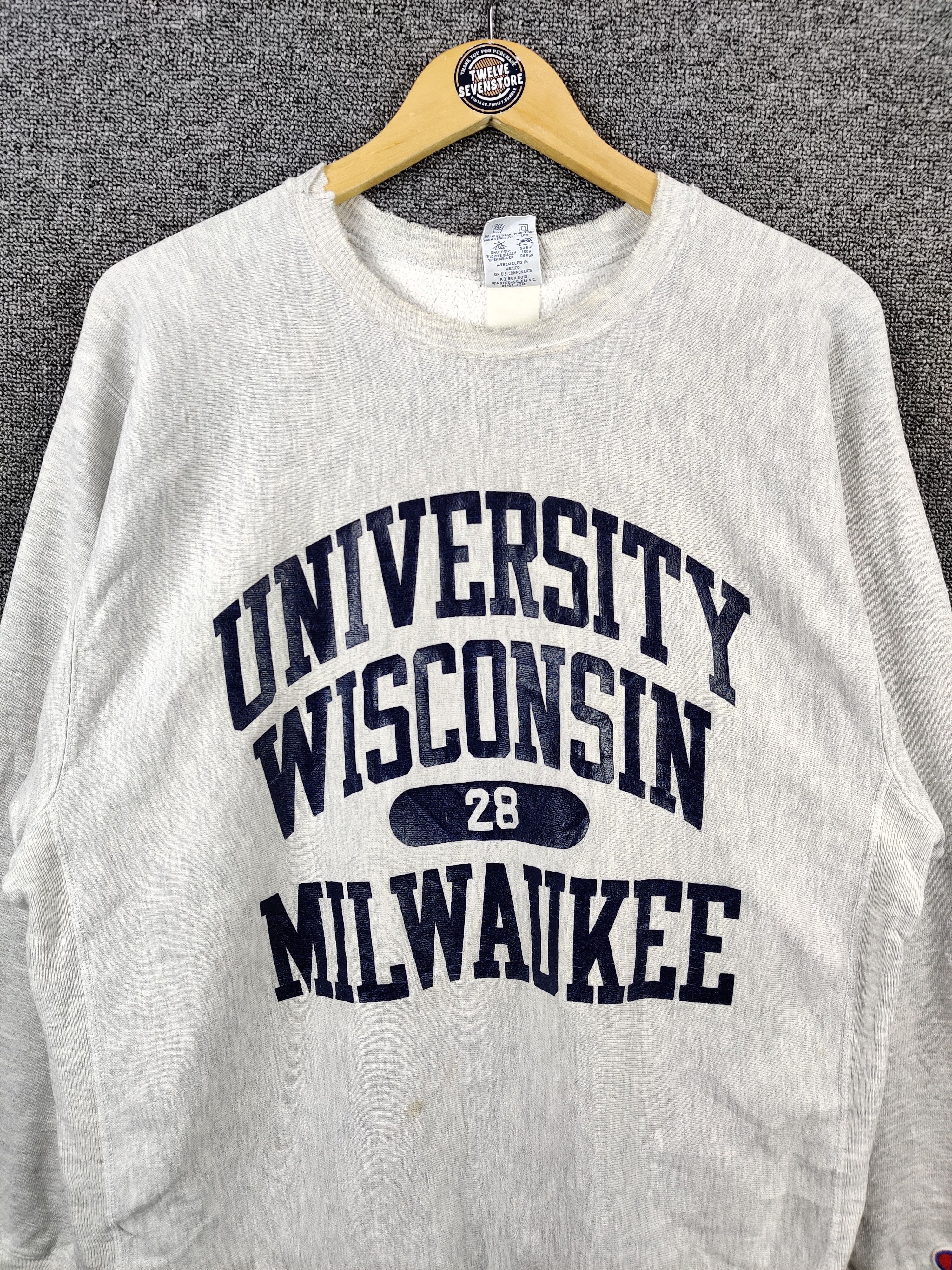 Champion Vintage 90's Champion University Distressed Sweatshirt Size US L / EU 52-54 / 3 - 4 Thumbnail