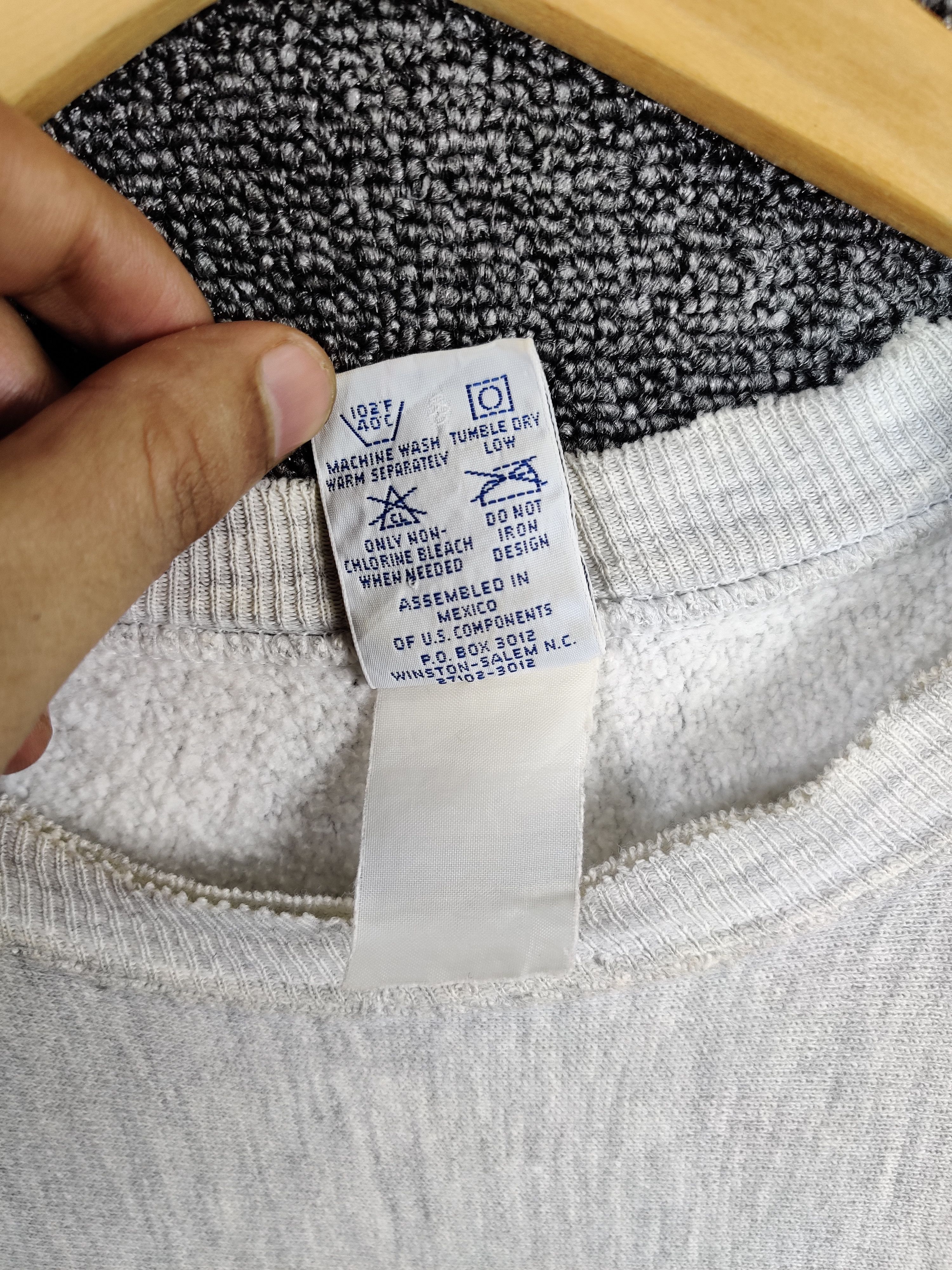 Champion Vintage 90's Champion University Distressed Sweatshirt Size US L / EU 52-54 / 3 - 13 Thumbnail
