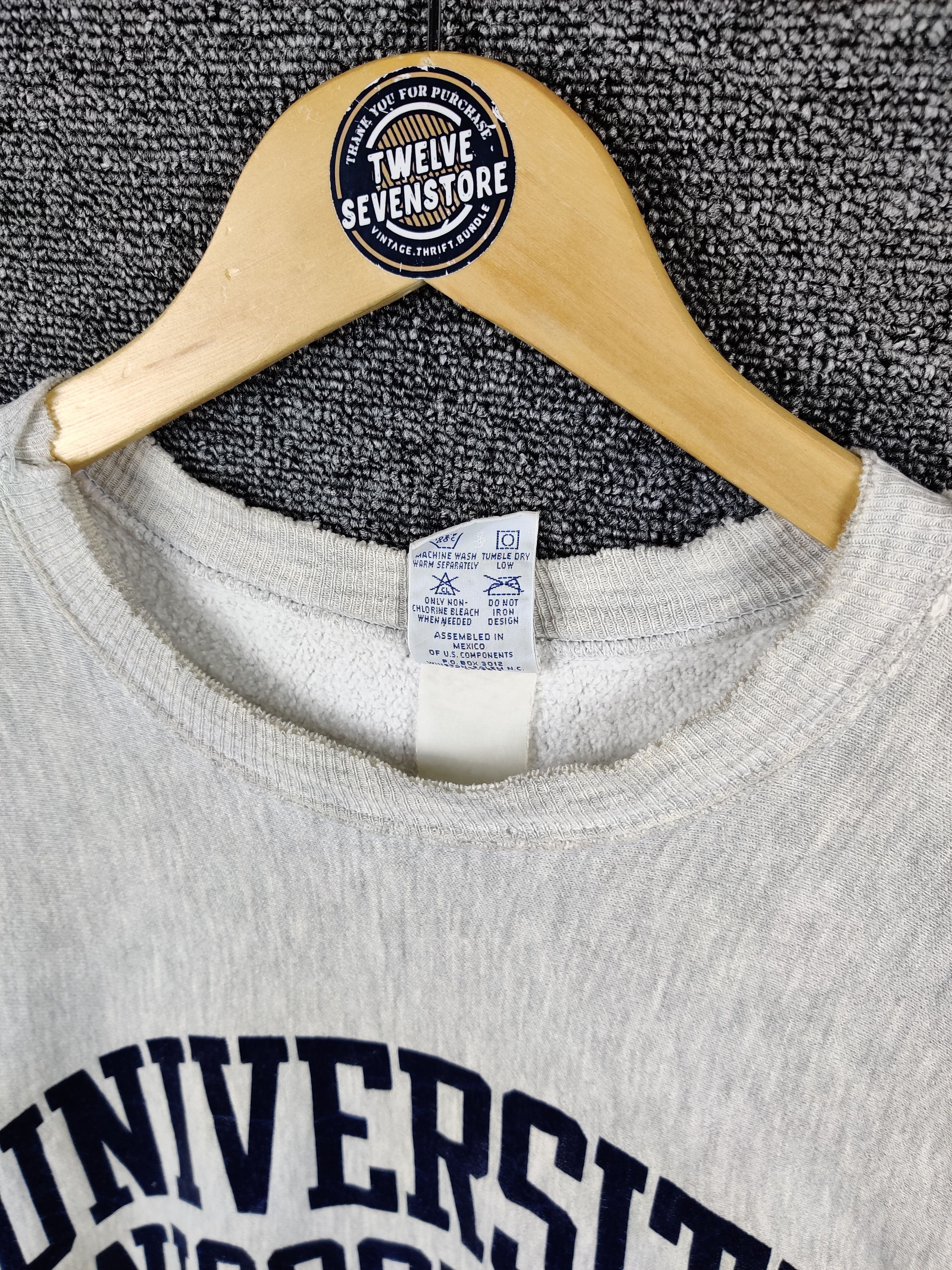 Champion Vintage 90's Champion University Distressed Sweatshirt Size US L / EU 52-54 / 3 - 8 Thumbnail