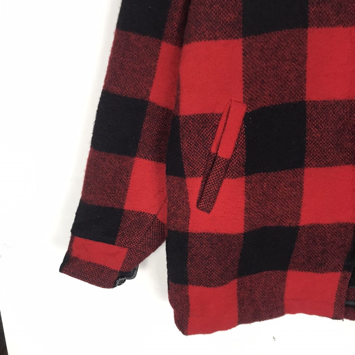Woolrich Woolen Mills Vintage Woolrich Red Checks Plaid Wool Winter Jacket Size US M / EU 48-50 / 2 - 6 Thumbnail