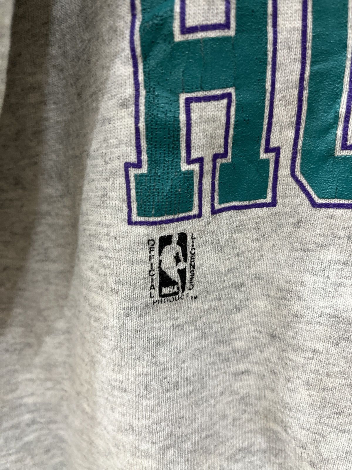 Champion (Eeee).🔥🔥🔥STEALS VINTAGE CHAMPION NBA CHARLOTTE HORNETS Size US L / EU 52-54 / 3 - 7 Thumbnail