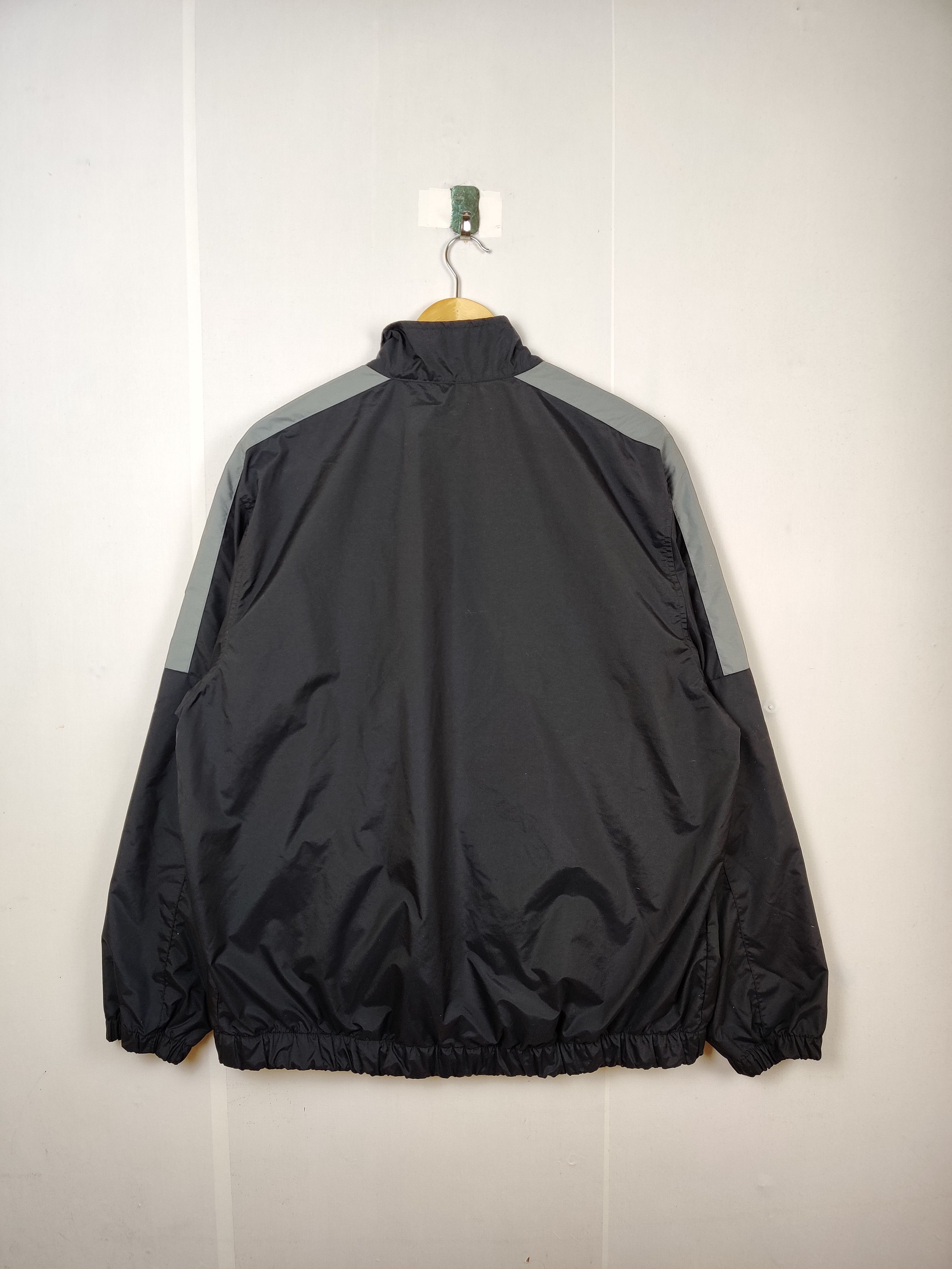Nike Vintage Nike Swoosh Winbreaker Light Jacket Size US XL / EU 56 / 4 - 8 Thumbnail