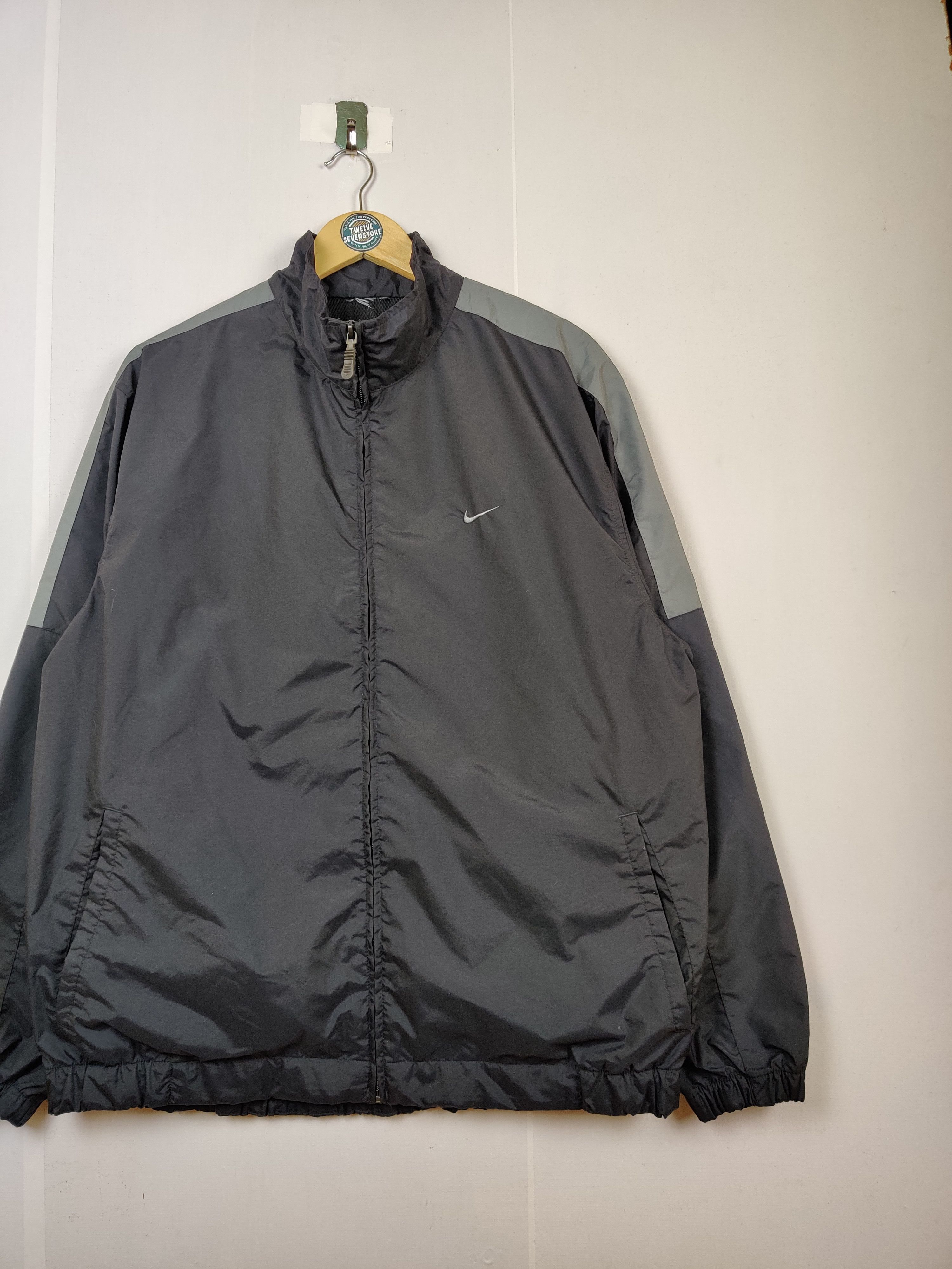 Nike Vintage Nike Swoosh Winbreaker Light Jacket Size US XL / EU 56 / 4 - 3 Thumbnail
